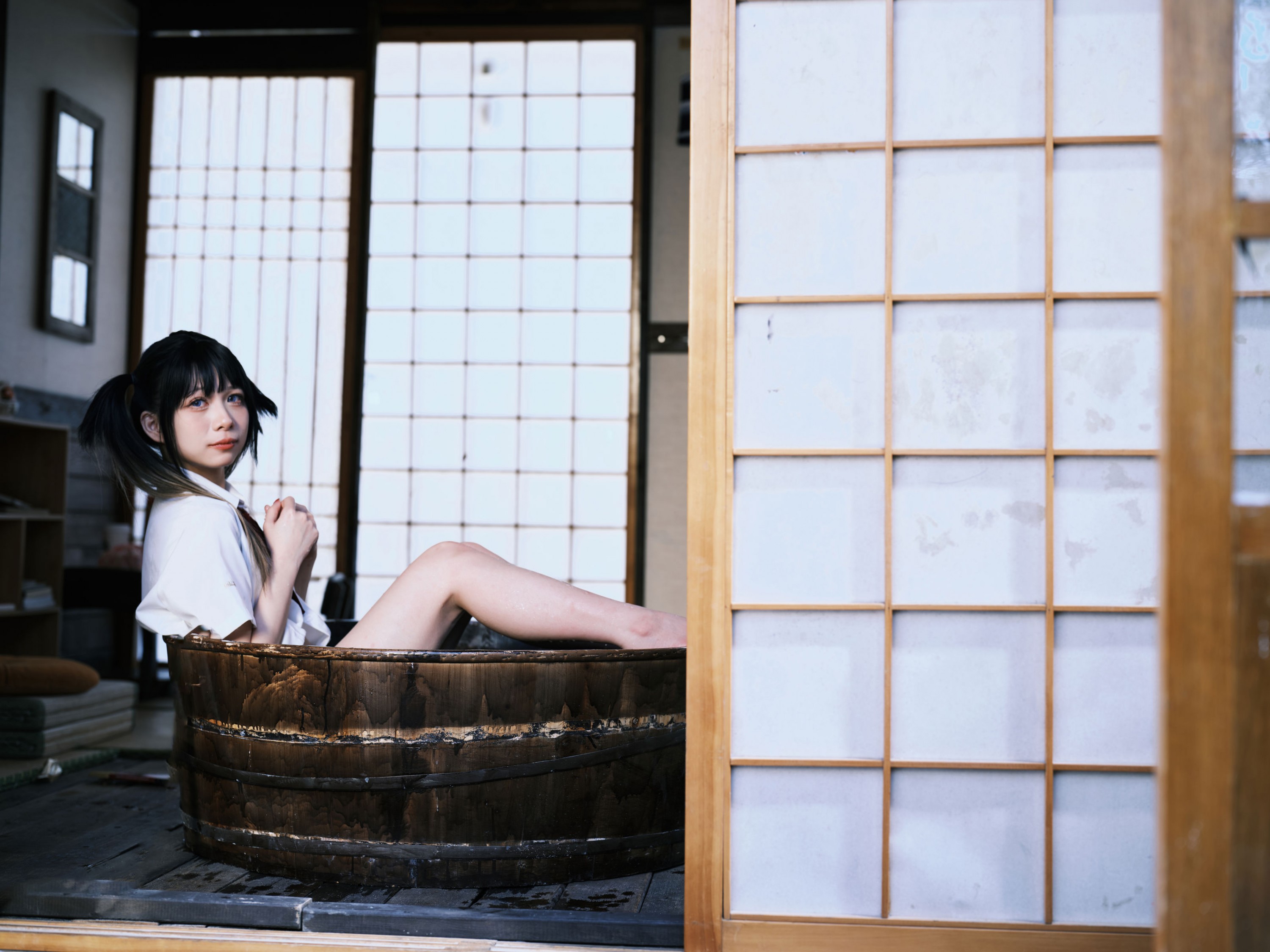 琴玖久 - 《大木盆里的小姑娘》[38P]