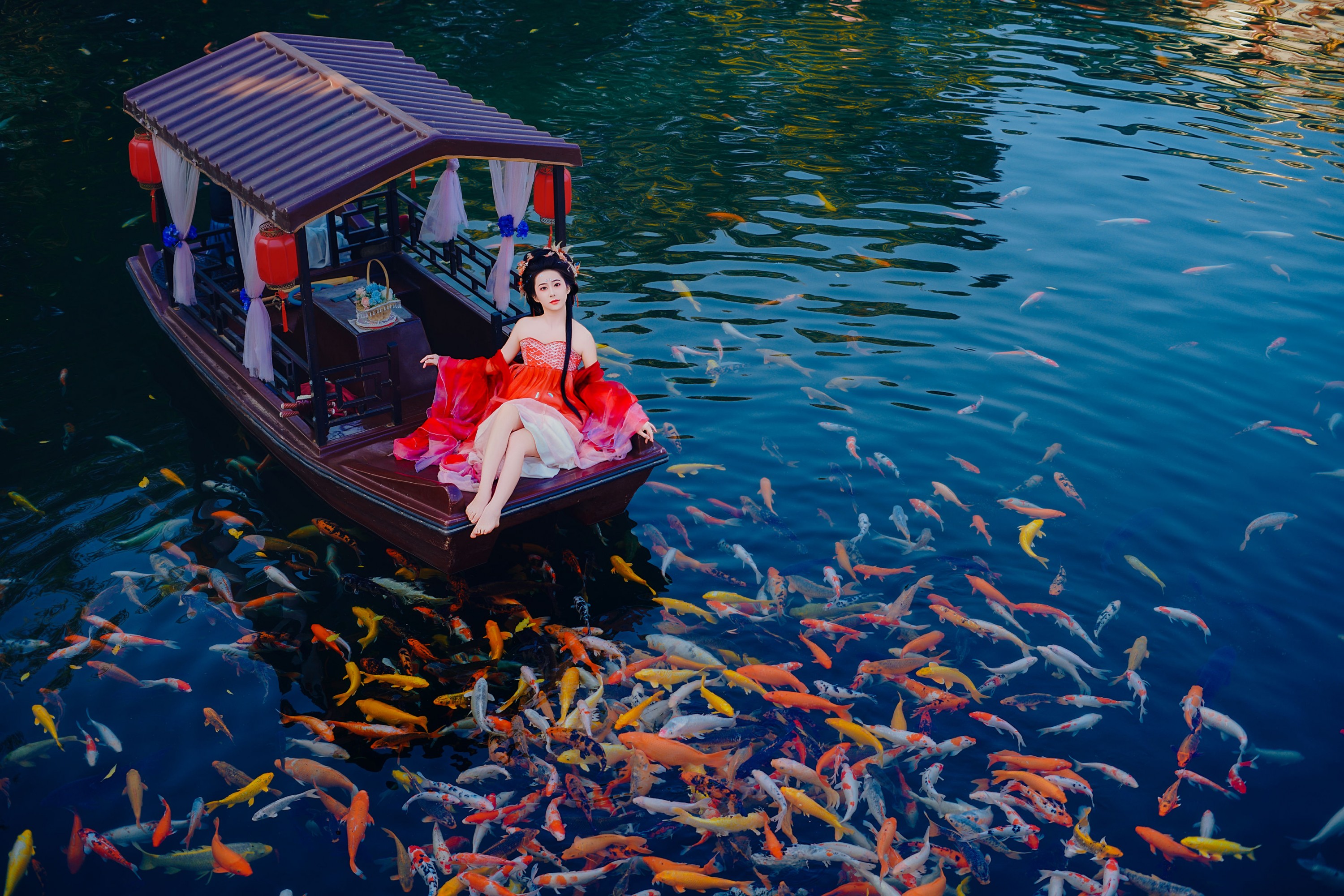 富婆 - 《浮光映锦鲤，万事皆如意。》[23P]