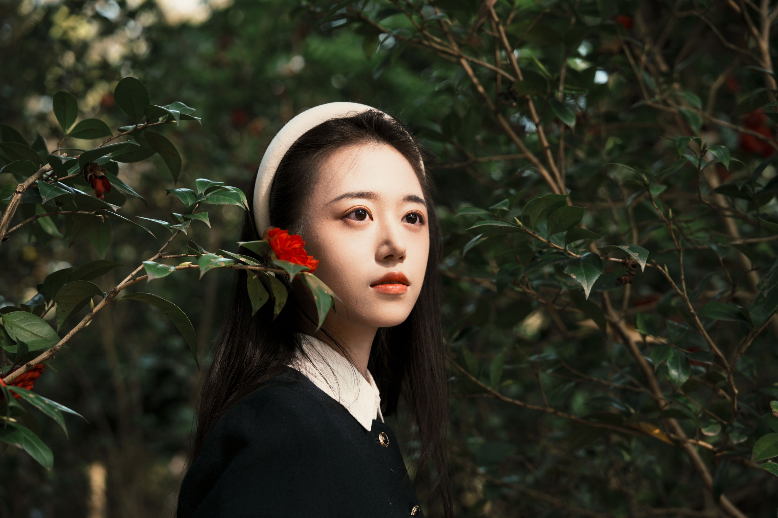 曲清河 - 《当深黑制服的沉静遇上山茶花的热烈》[18P]