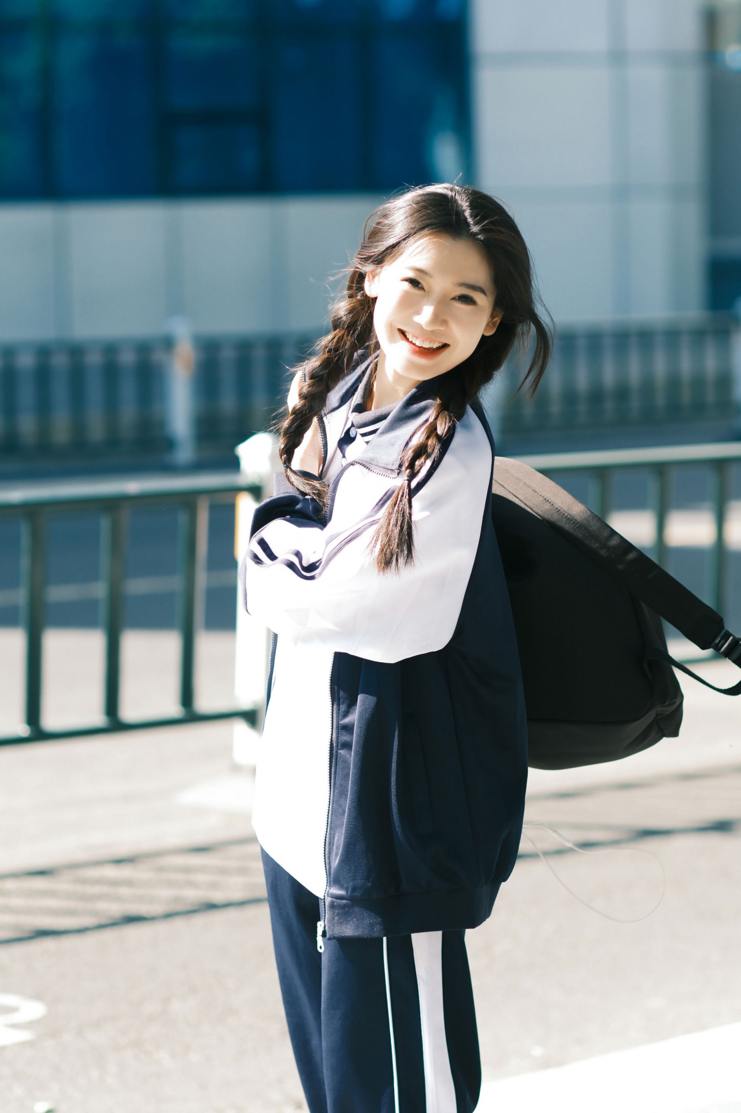 快乐的宝贝 - 《青春的尽头从来不是18岁》[9P]