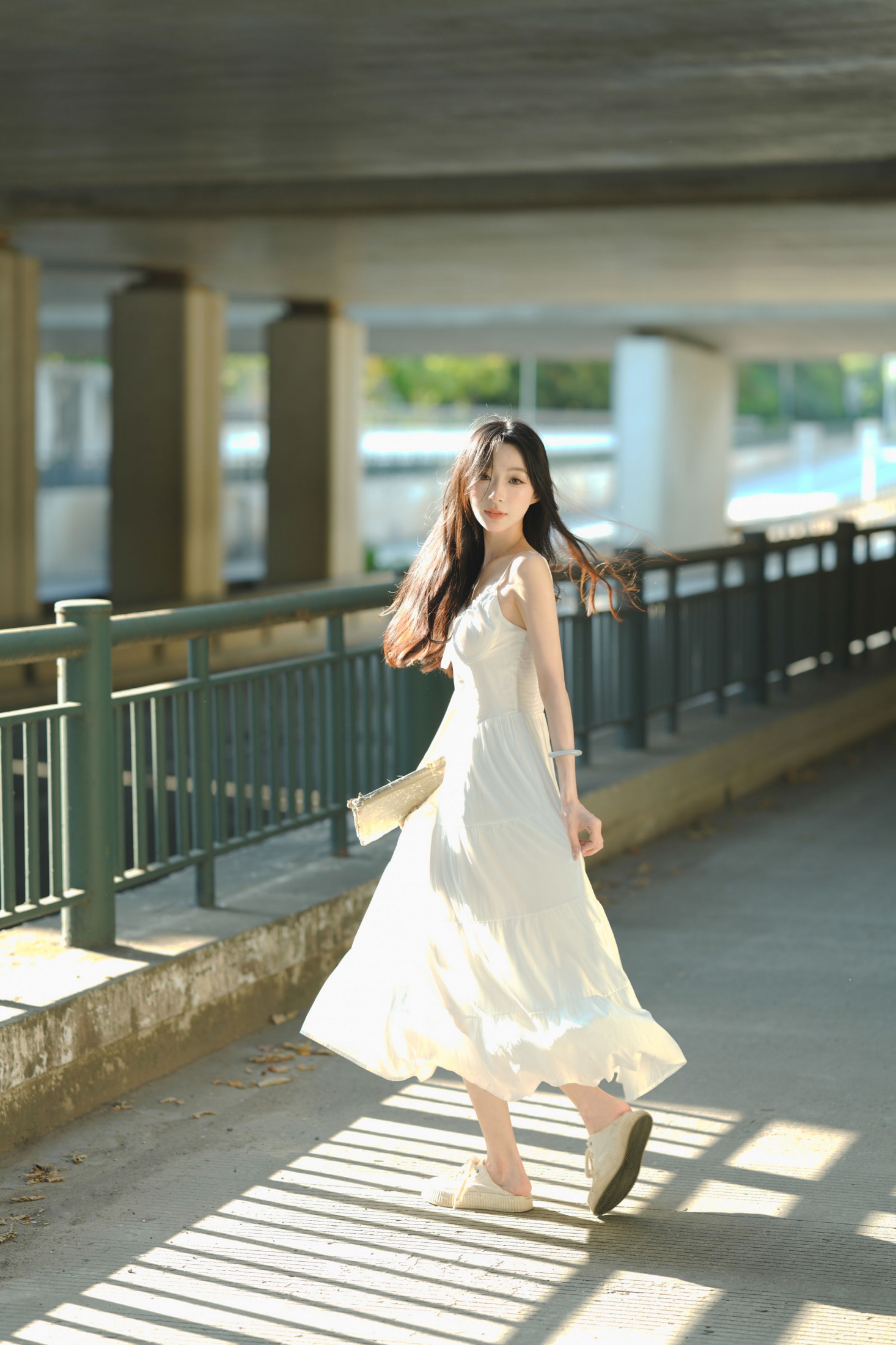 小吕板板 - 《依然会反复爱上的瞬间》[25P]