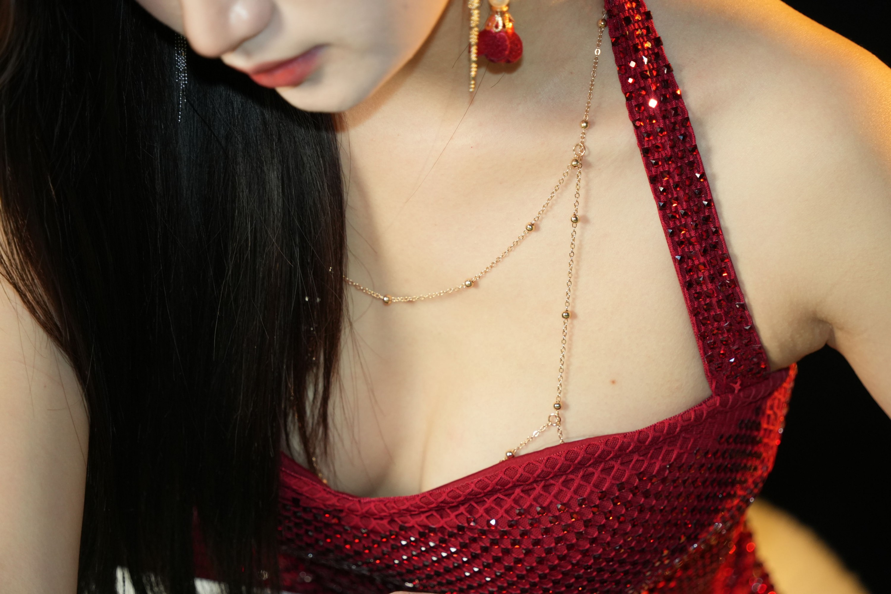 曼曼DayToy - 《热烈红裙》[24P]