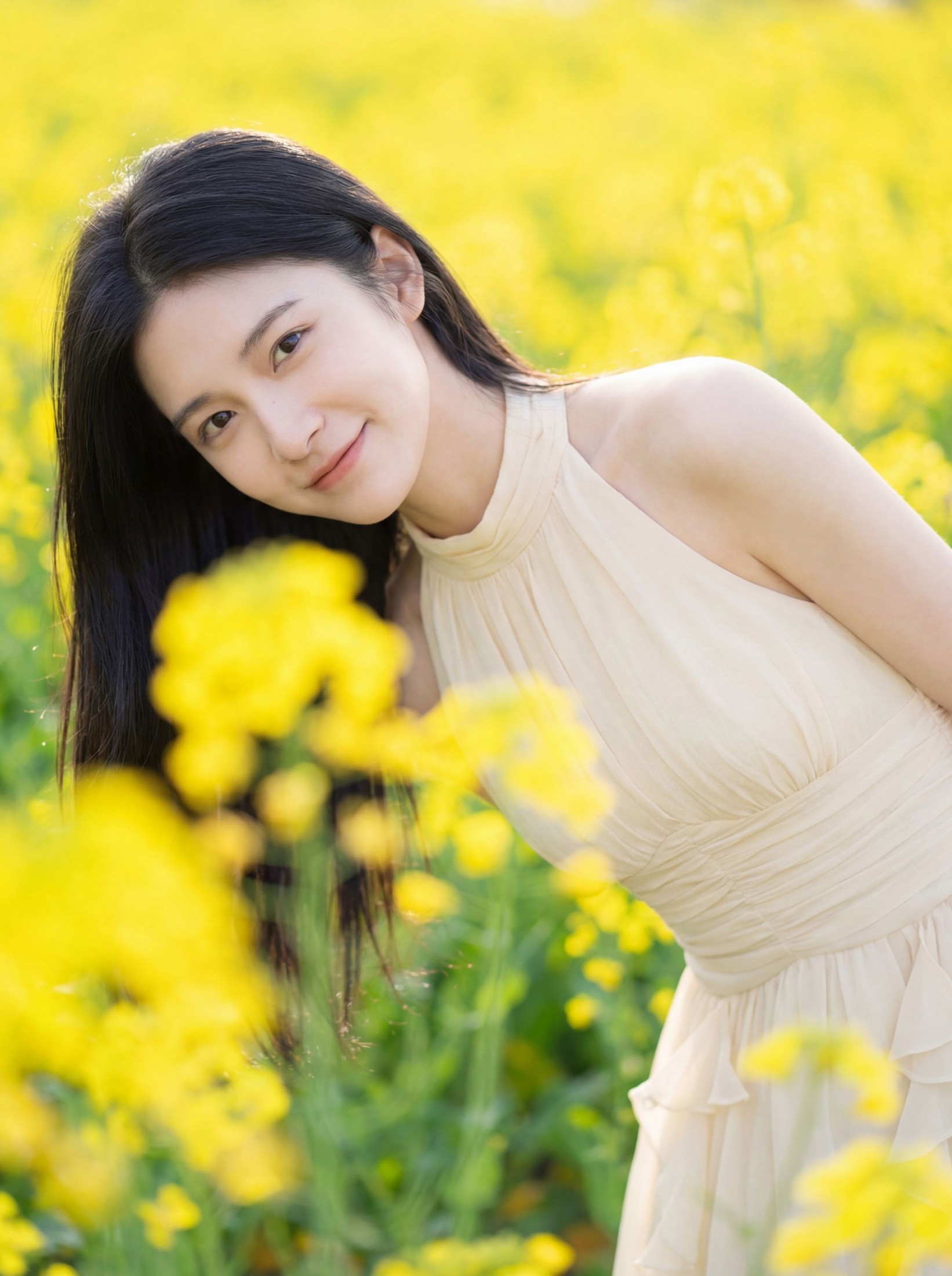 《油菜花中少女》[10P]