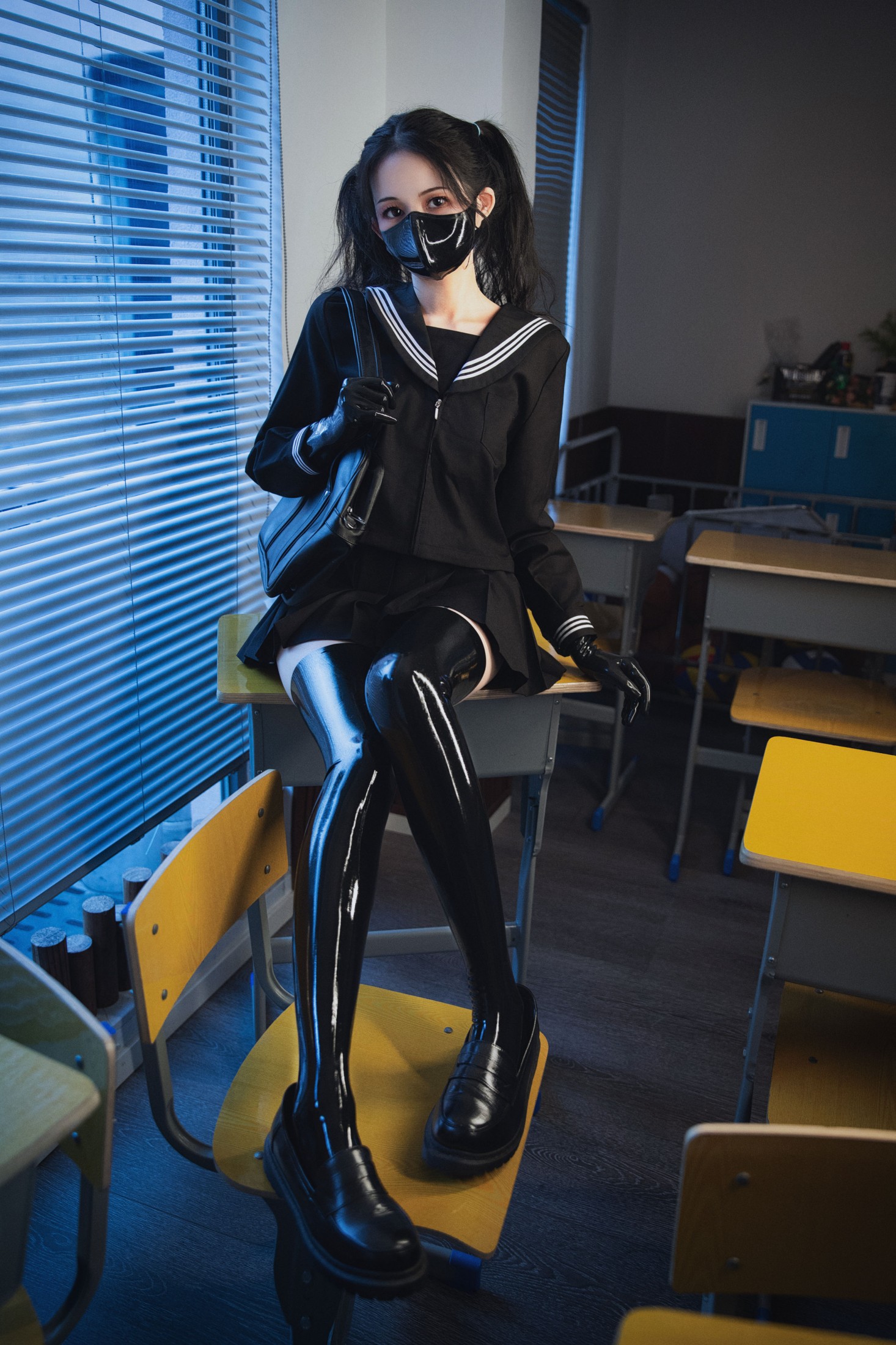 夏萱然 – 《乳胶jk》[12P]