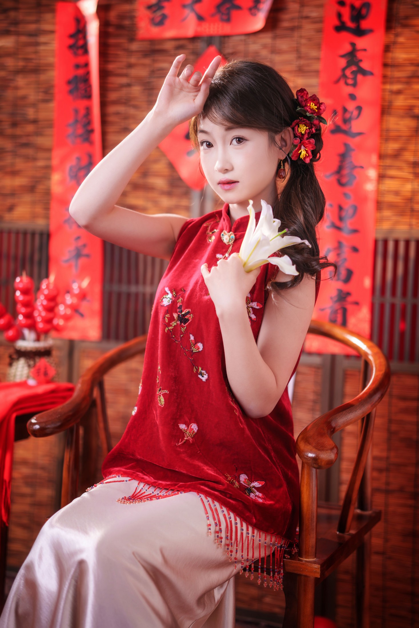 小邱 - 《新年红衣女少女》[12P]