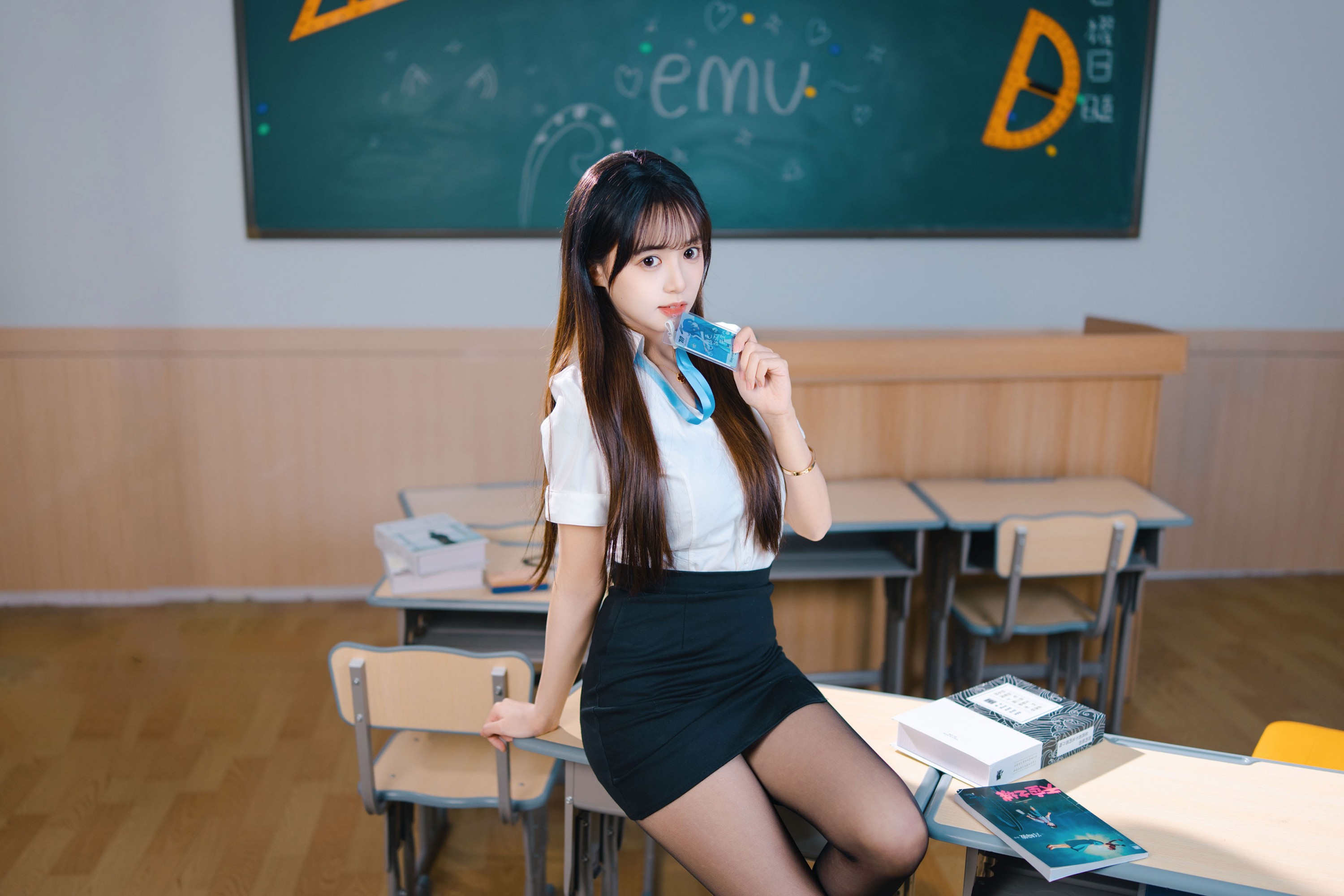 小亿 - 《万万老师》[19P]