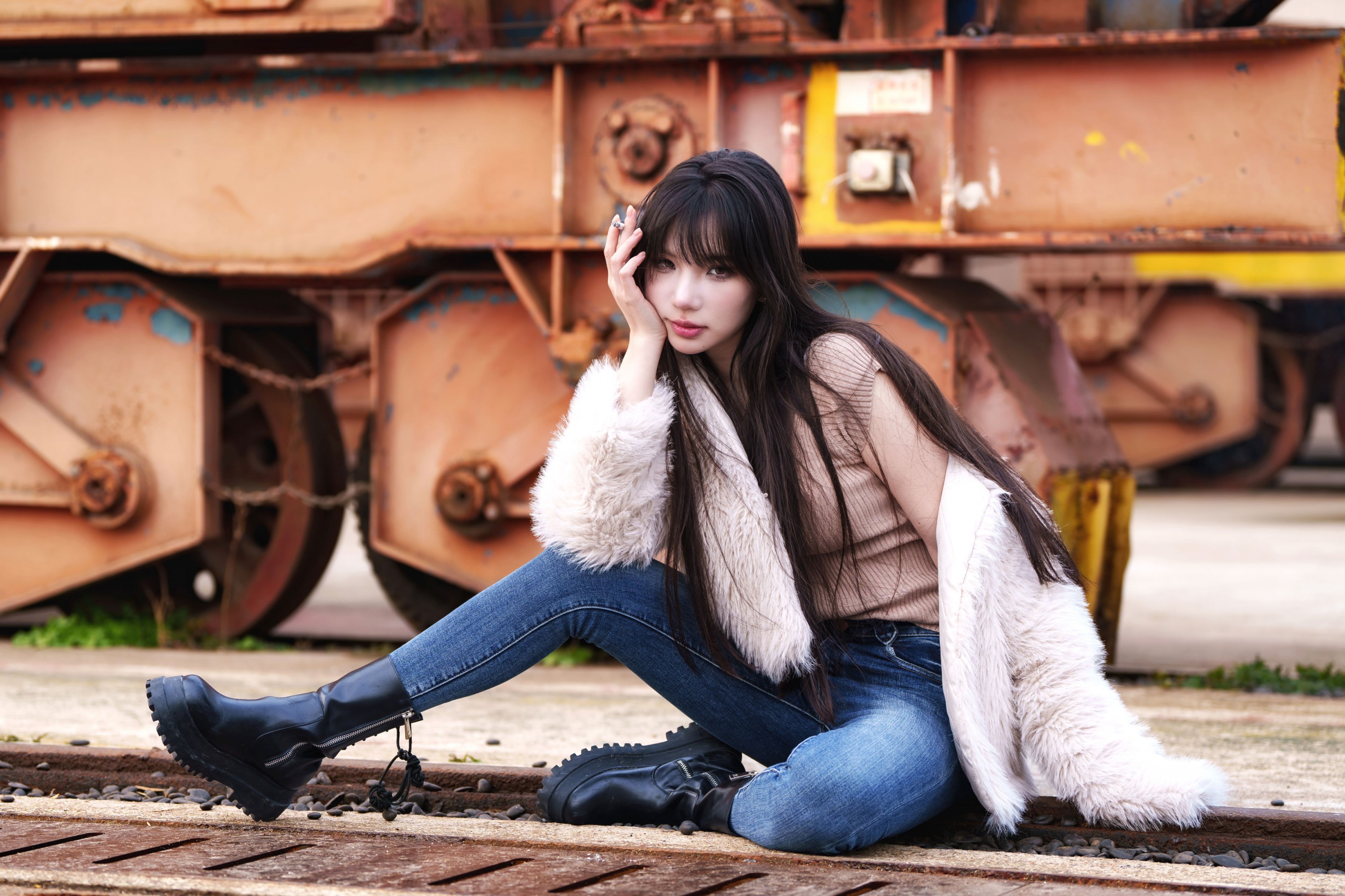 Krissy - 《工业风美女》[21P]