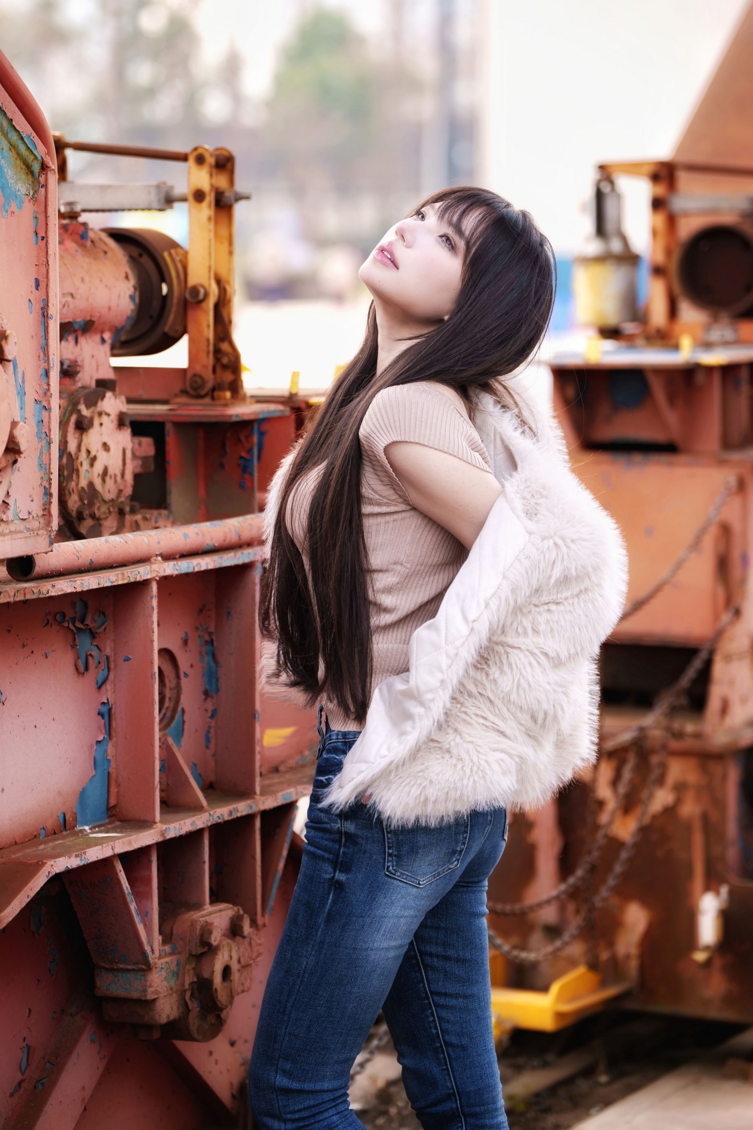 Krissy – 《工业风美女》[21P]