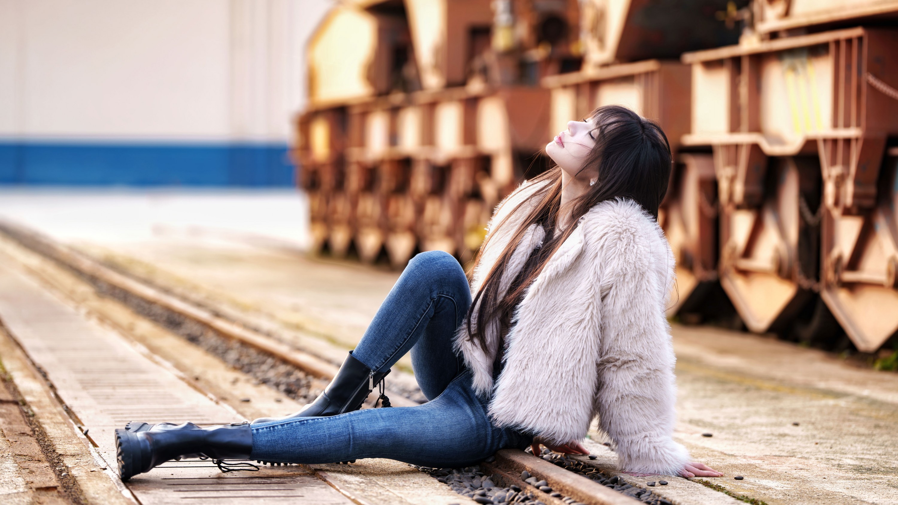 Krissy - 《工业风美女》[21P]