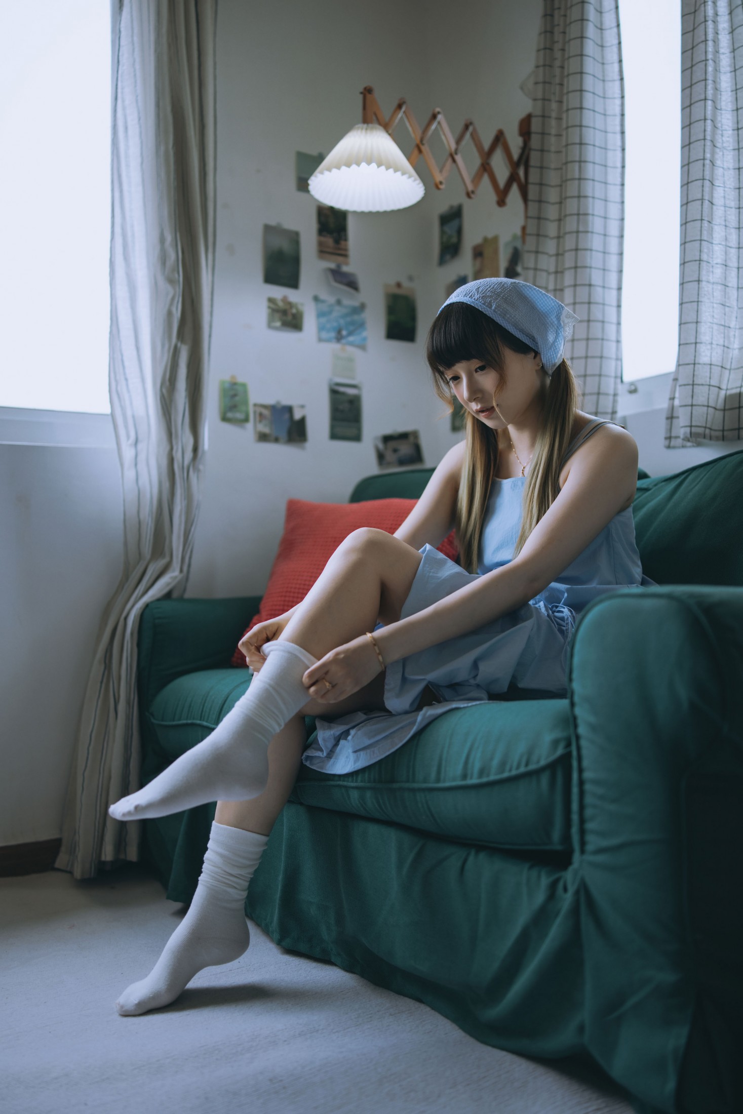 鲨鱼熊 - 《阴天在不开灯的房间》[17P]