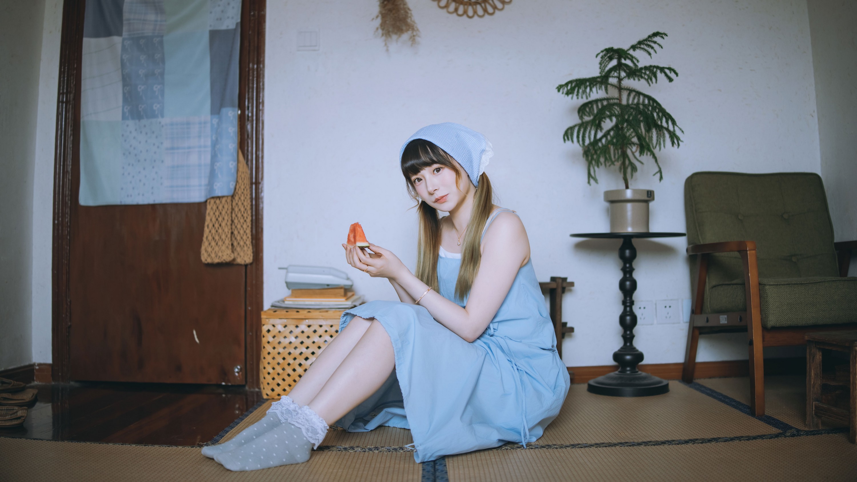 鲨鱼熊 - 《阴天在不开灯的房间》[17P]