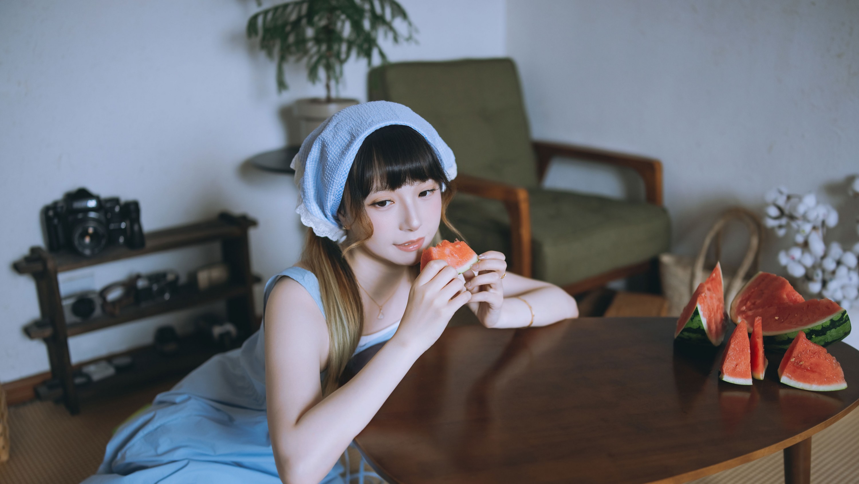 鲨鱼熊 - 《阴天在不开灯的房间》[17P]