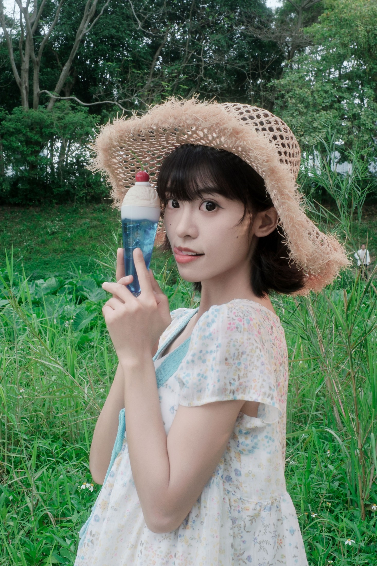 暗中讨饭 - 《夏日的浪漫，藏在漫野的绿意里》[36P]