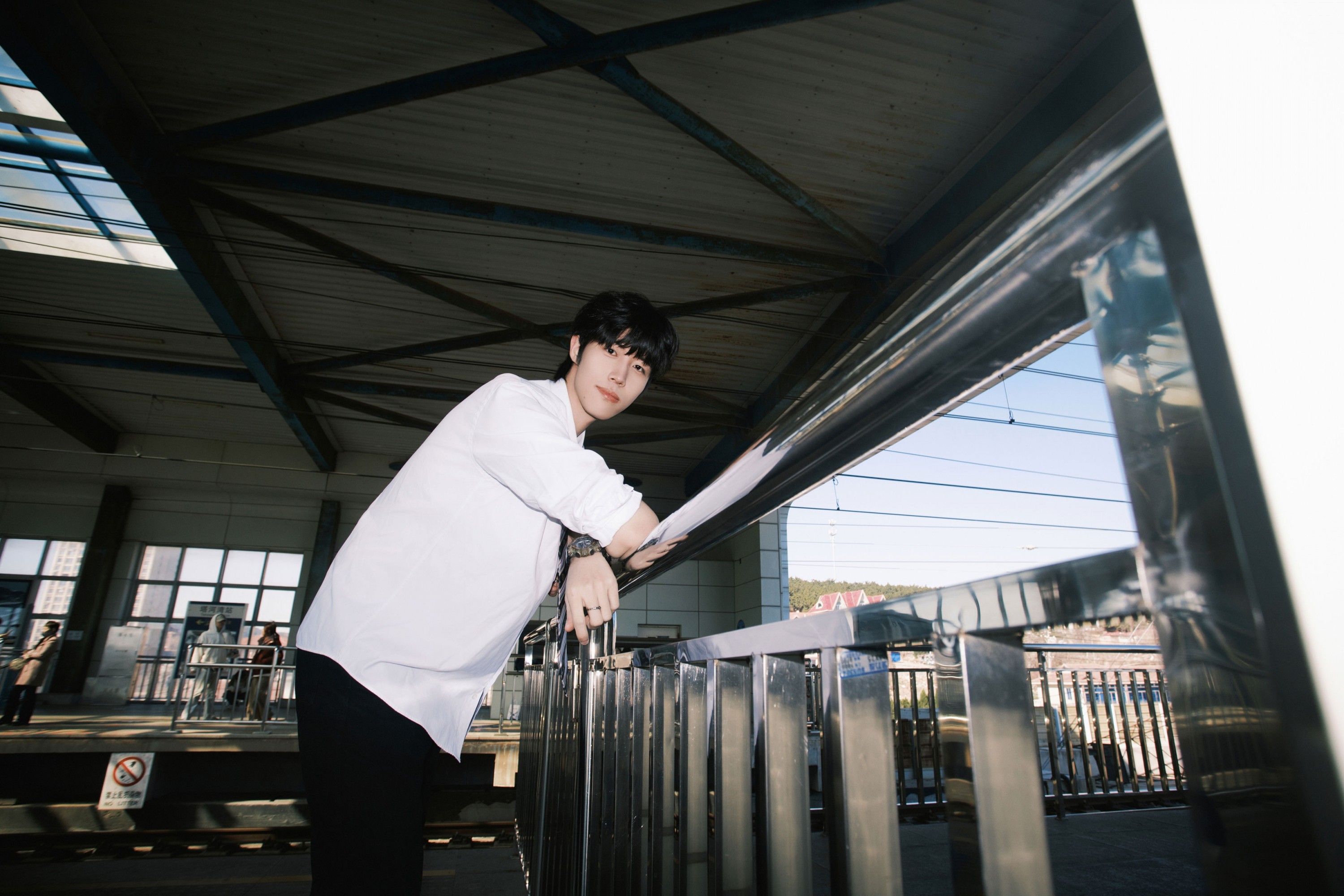 丁丁不刷牙 - 《轻轨站少年》[19P]