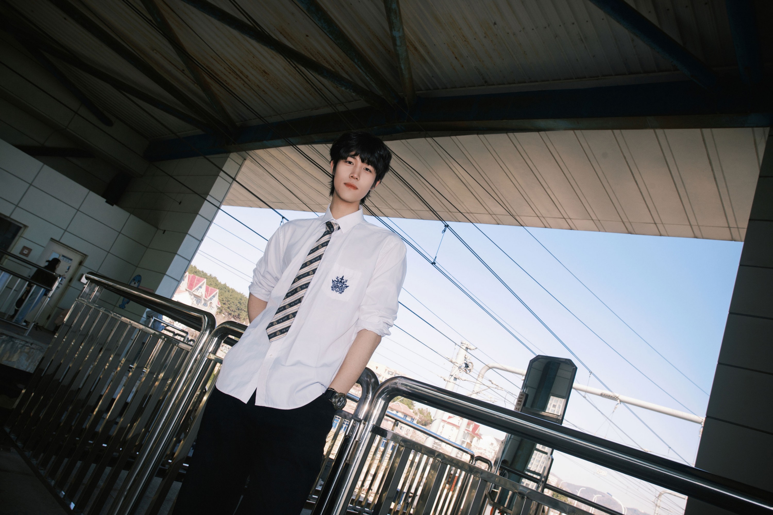 丁丁不刷牙 - 《轻轨站少年》[19P]