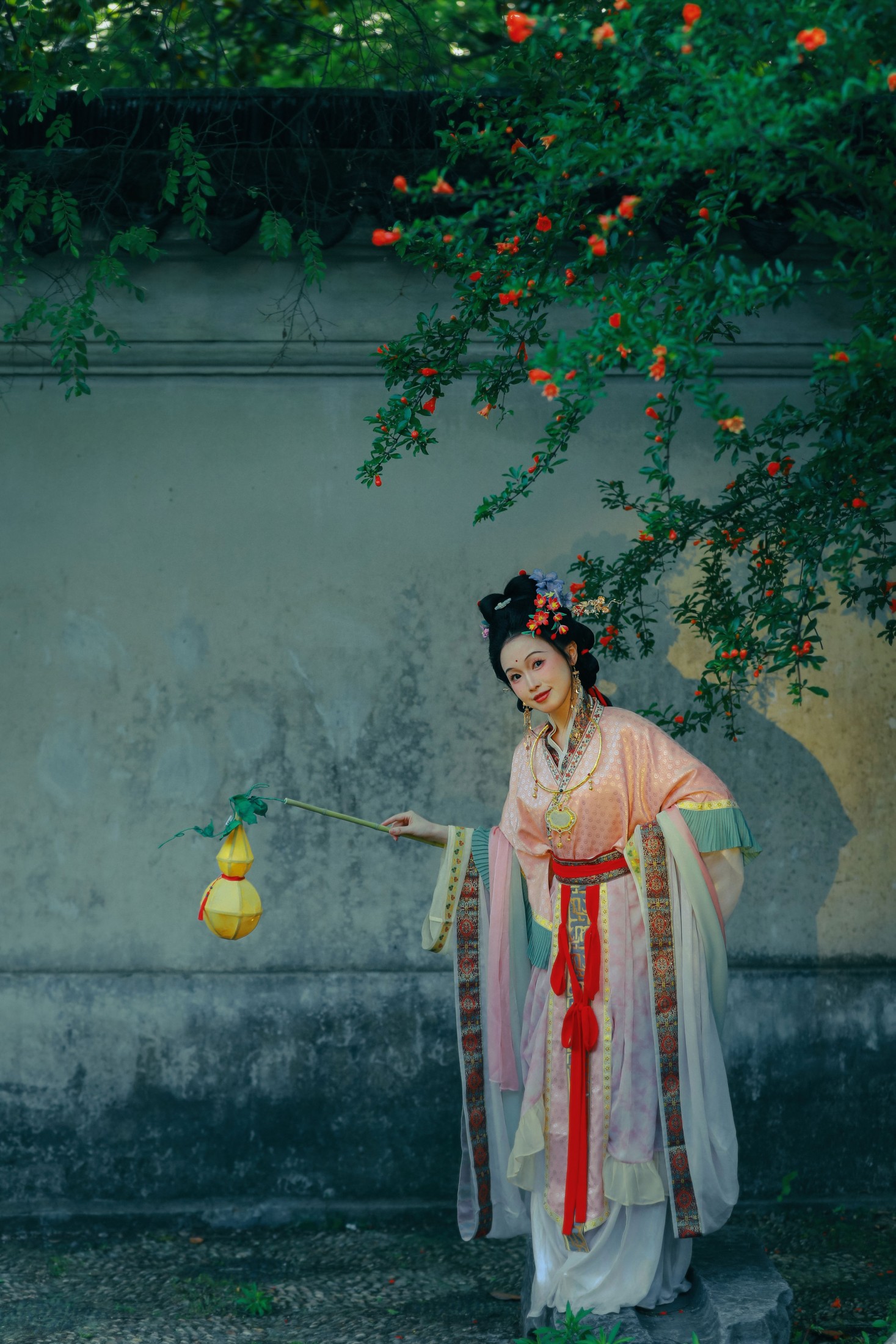 酸奶加心好好次 - 《榴花开欲然》[36P]