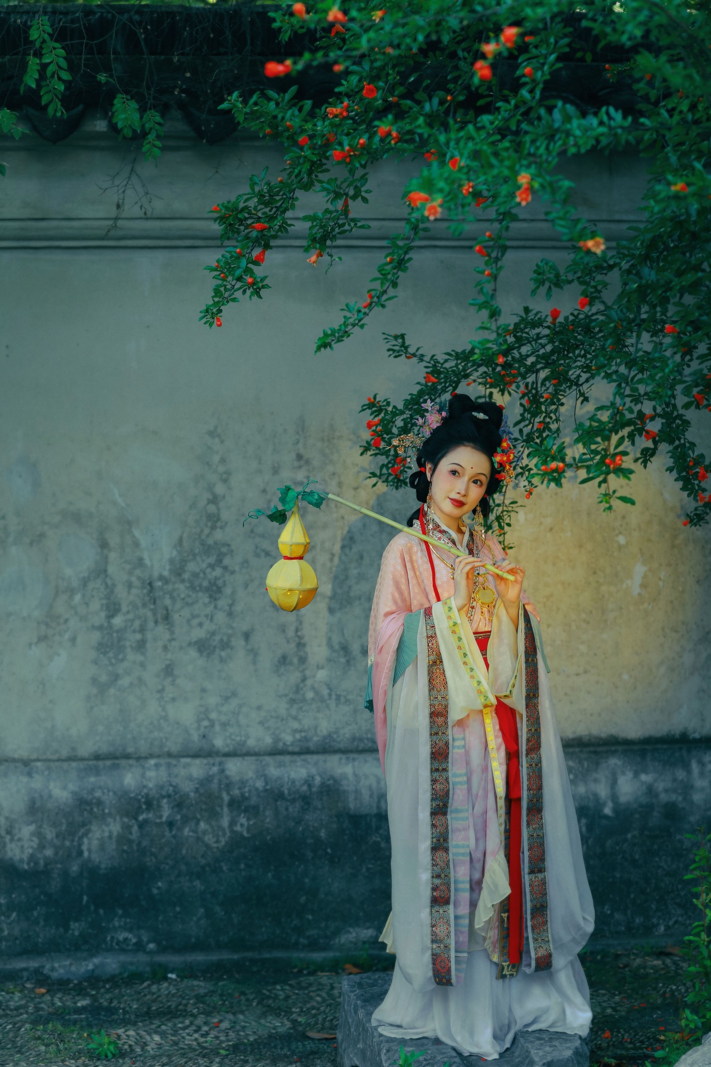 酸奶加心好好次 - 《榴花开欲然》[36P]