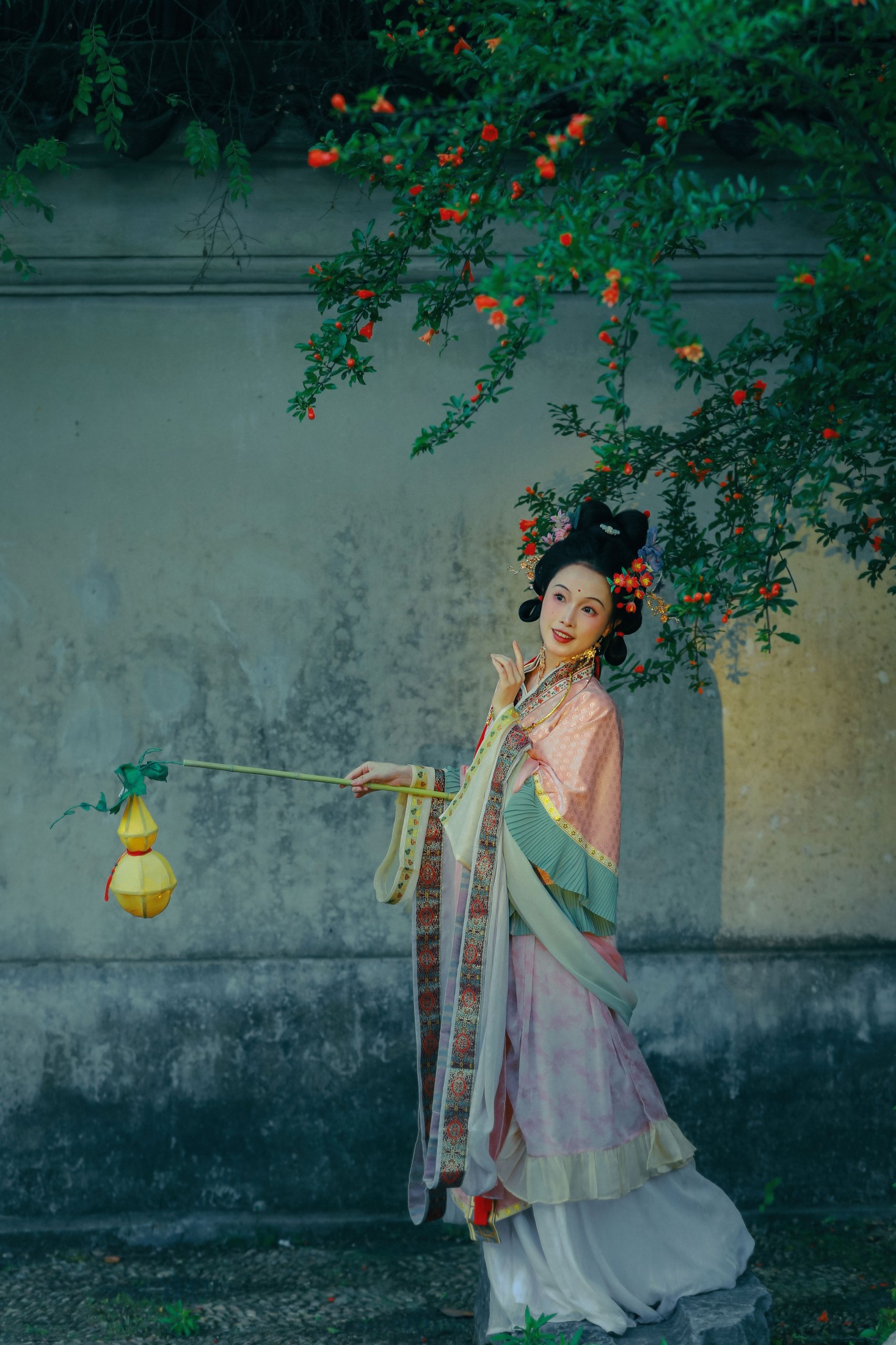 酸奶加心好好次 - 《榴花开欲然》[36P]