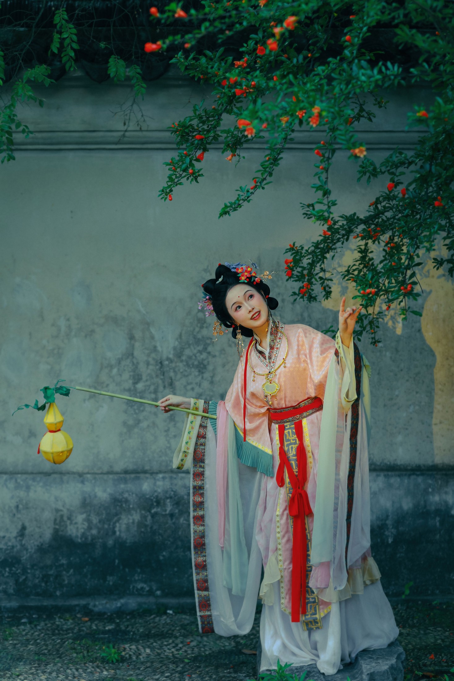 酸奶加心好好次 - 《榴花开欲然》[36P]