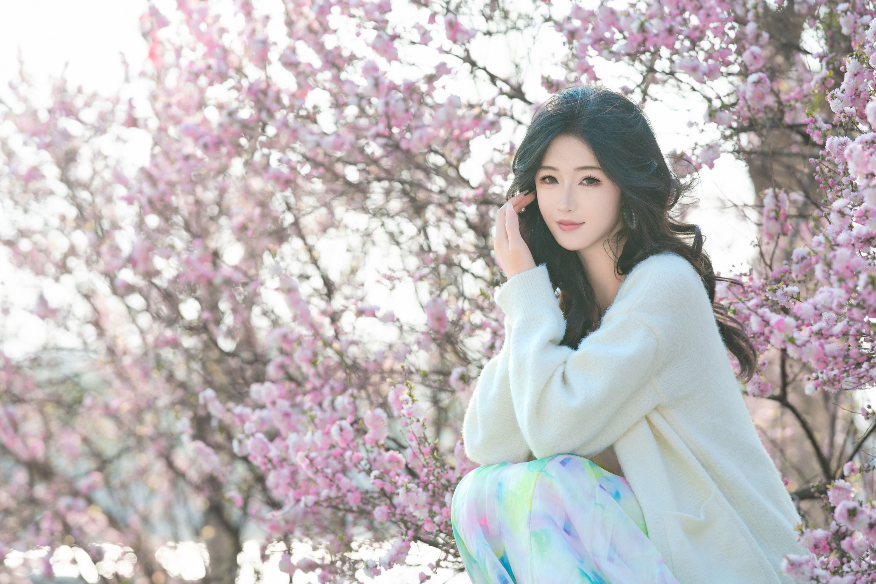 林瑜 - 《书中自有颜如玉・春日湖畔 书卷与花》[36P]