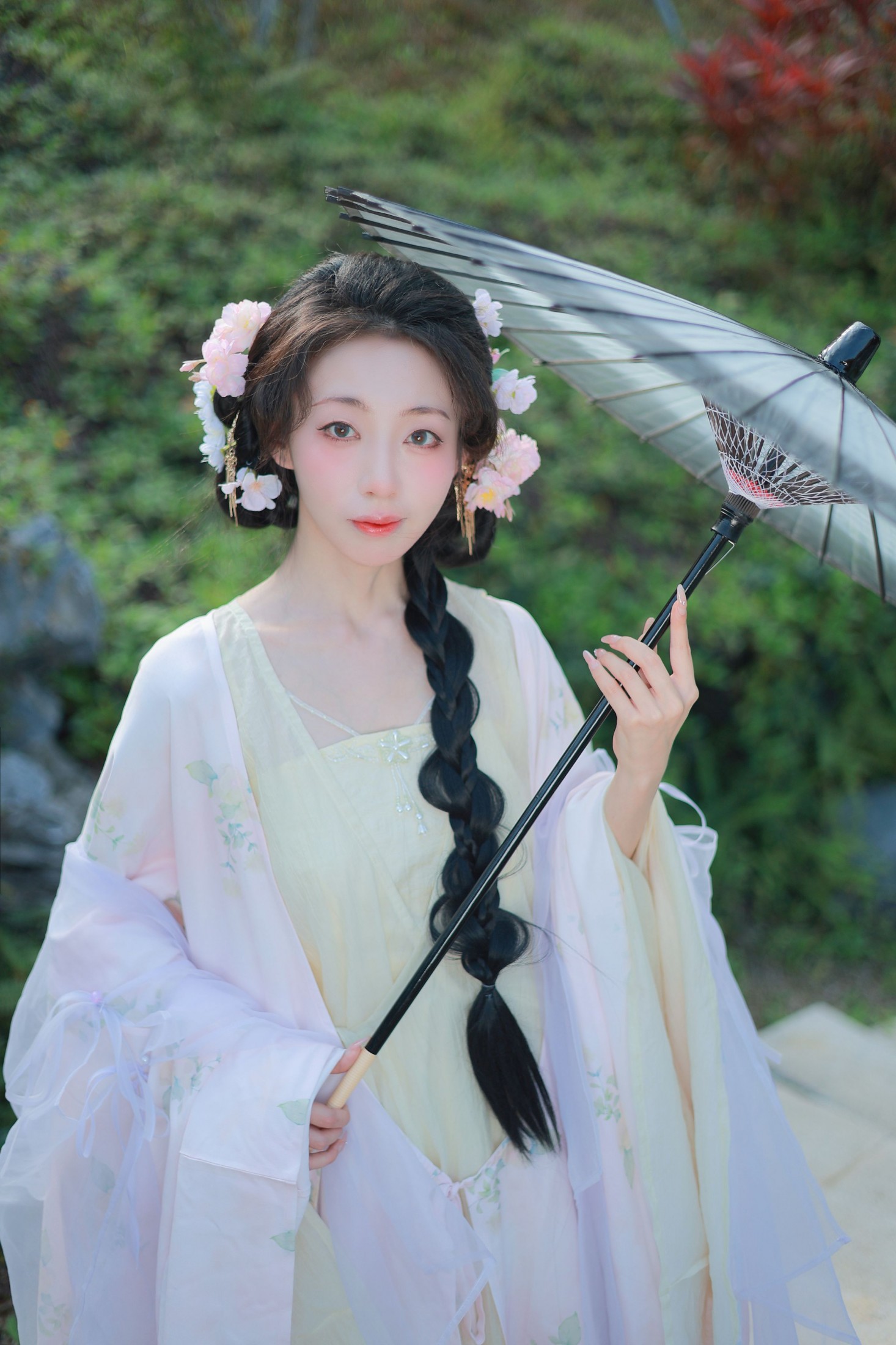 《素衣执伞》[13P]