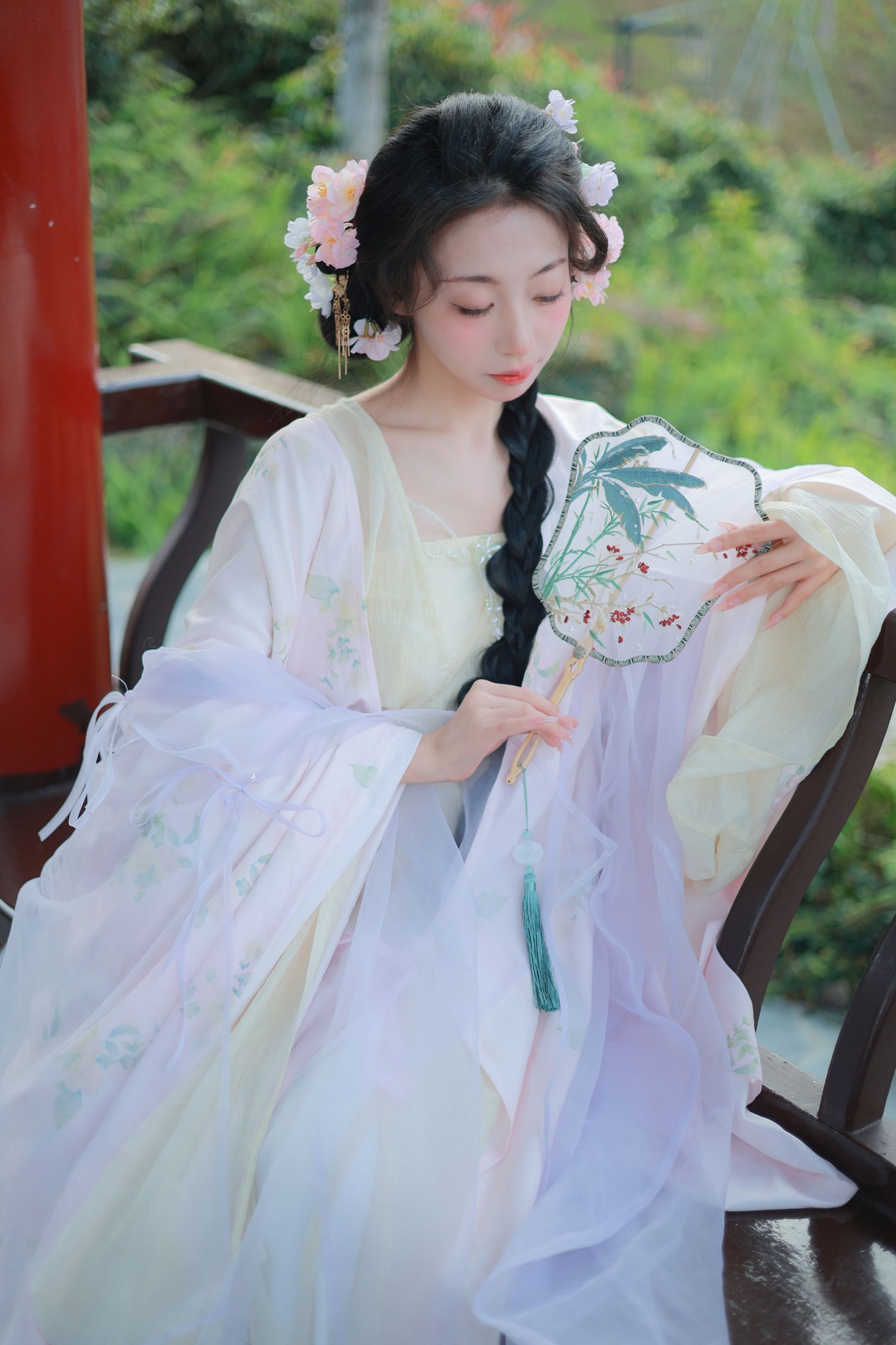 《素衣执伞》[13P]