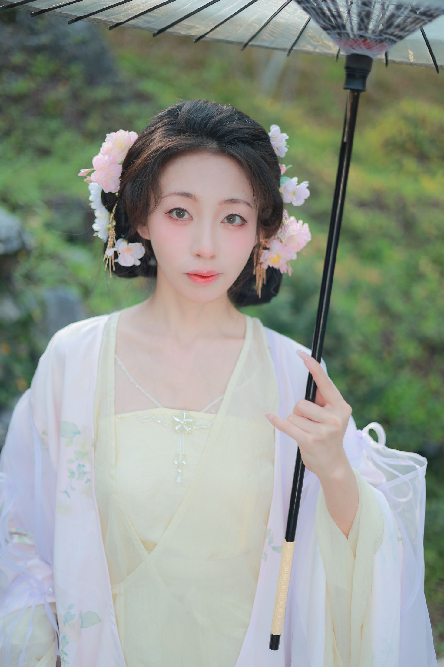 《素衣执伞》[13P]