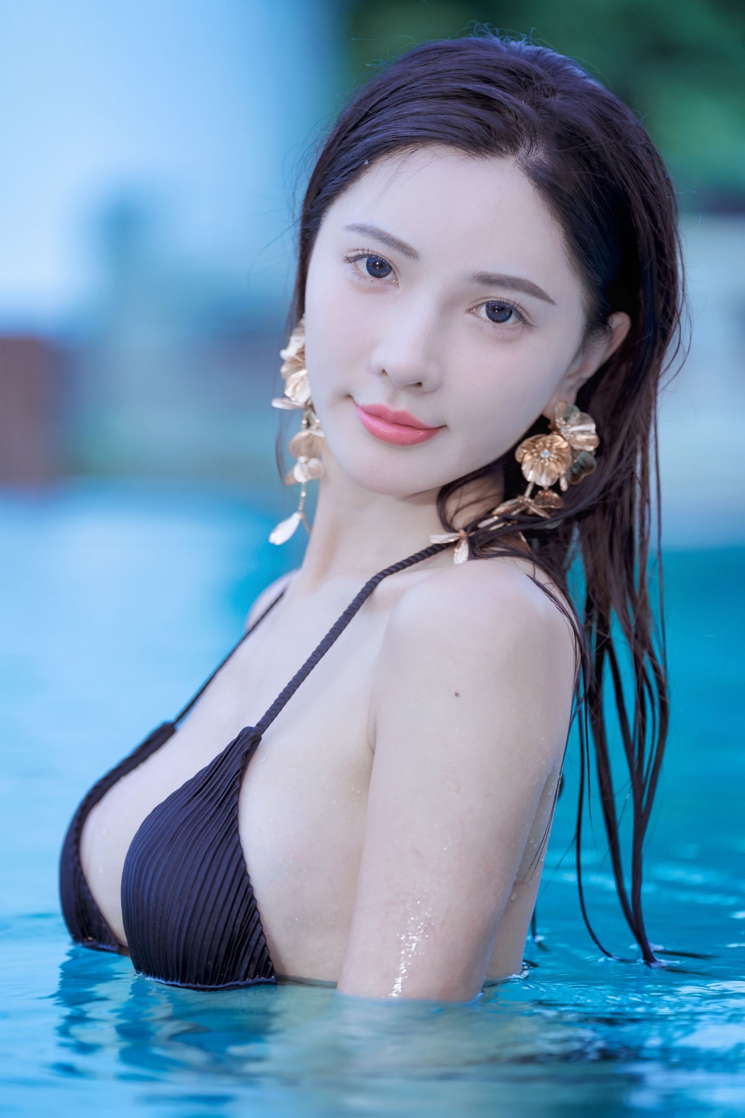 《无边泳池美女》[19P]