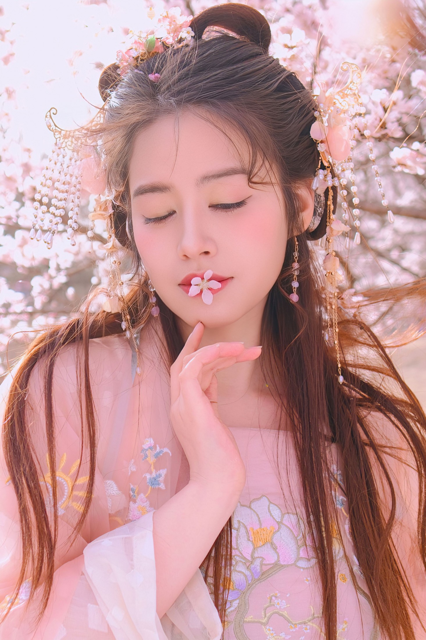 《桃之夭夭，灼灼其华》[70P]