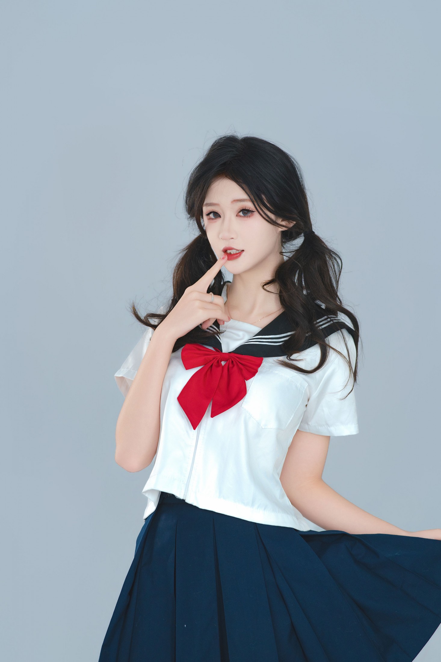 《日系水手服・浅灰背景 被定格的青春心事》[105P]