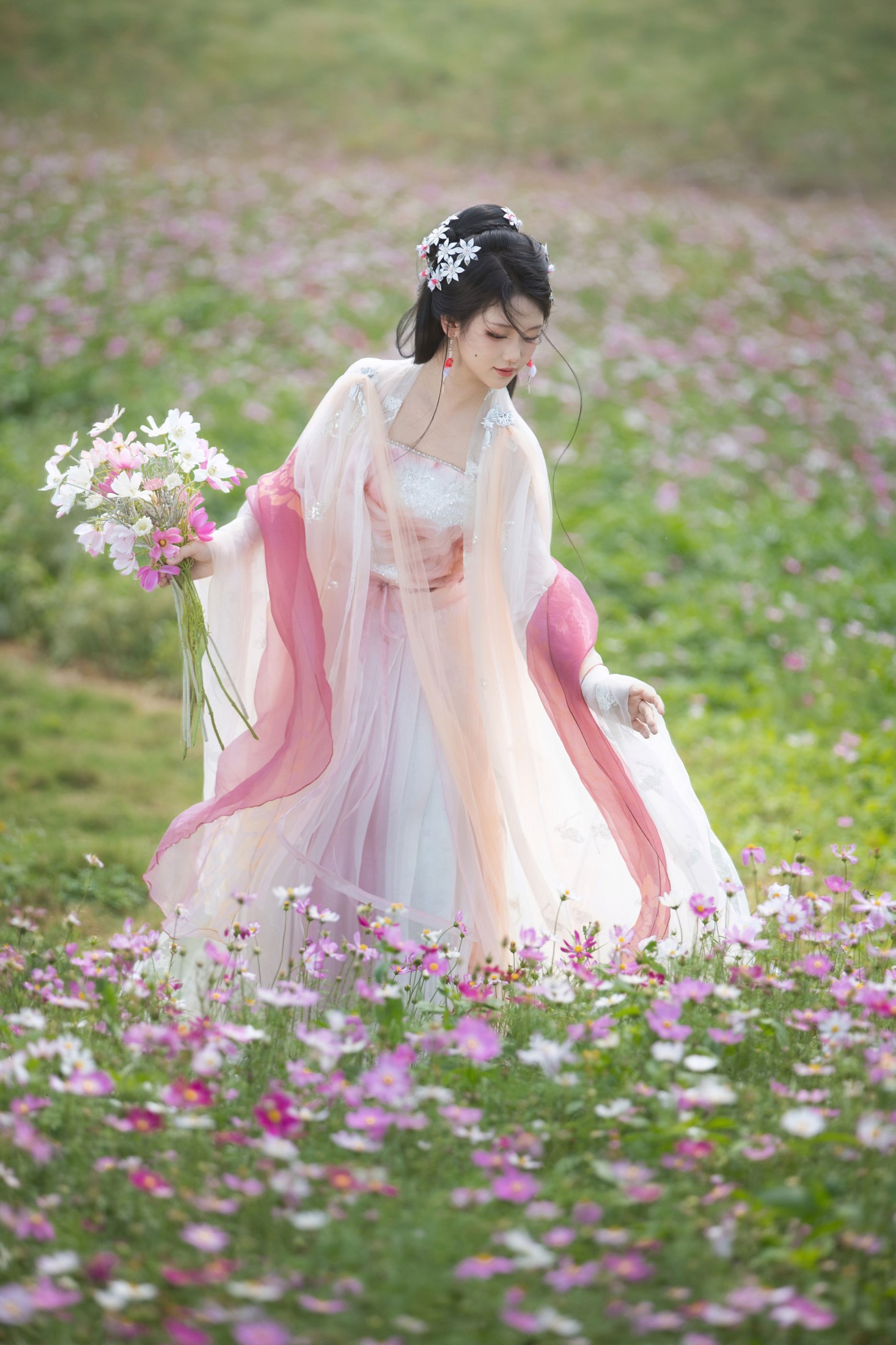 《露芜衣》[24P]