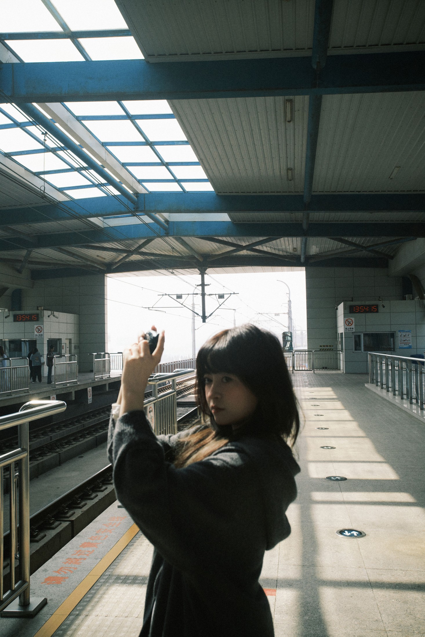 《轻轨站少女心事》[24P]