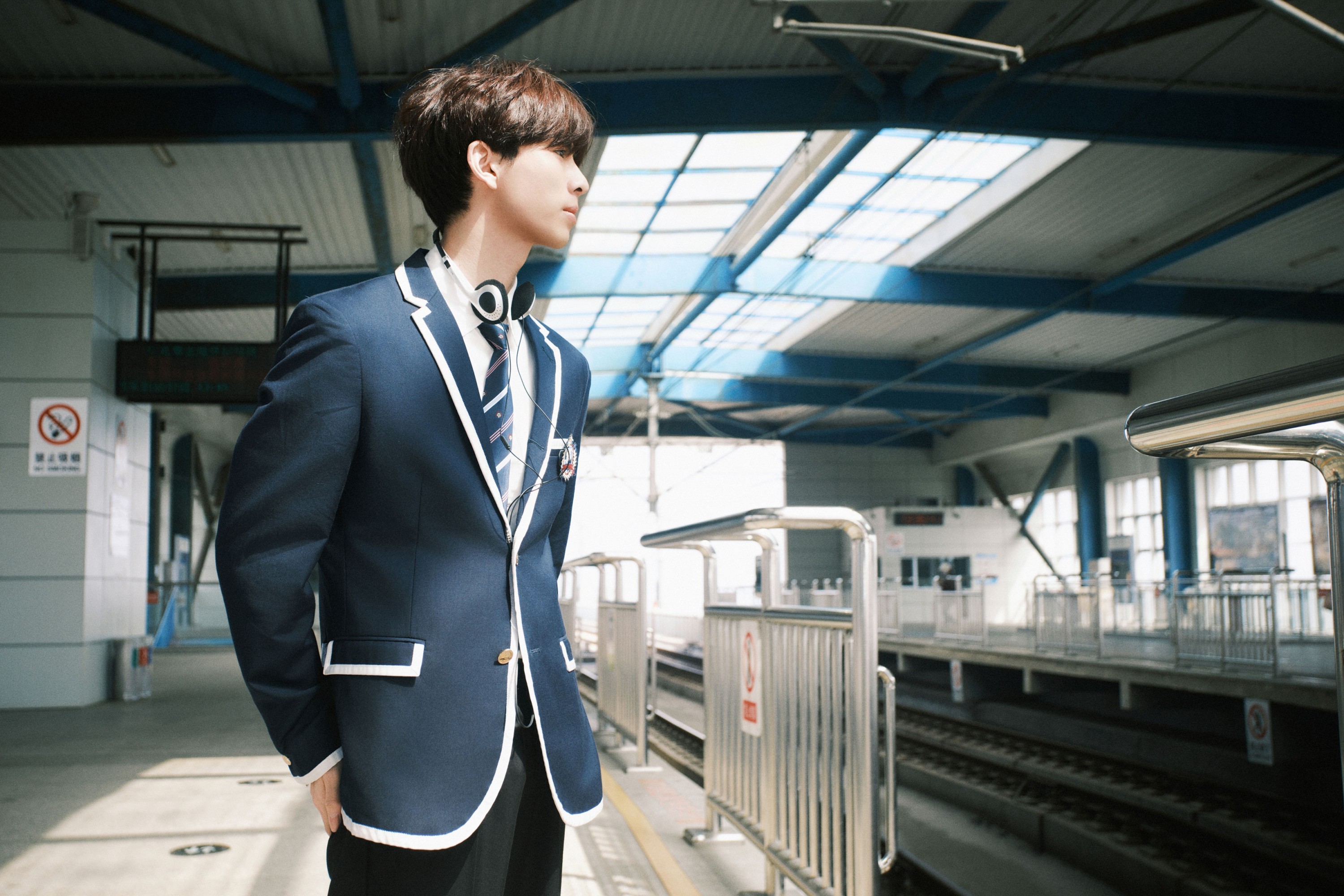 《轻轨站男孩》[21P]