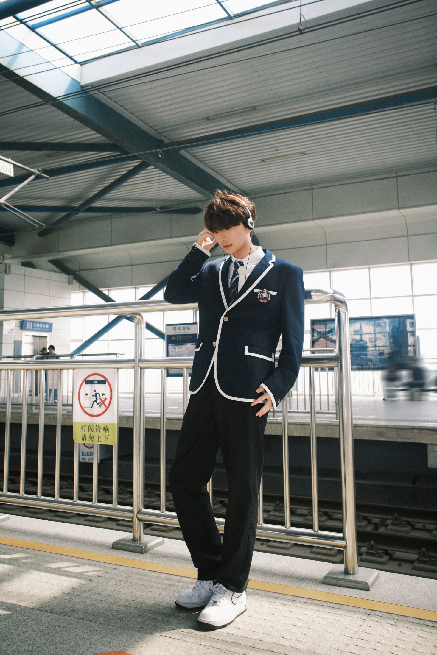 《轻轨站男孩》[21P]