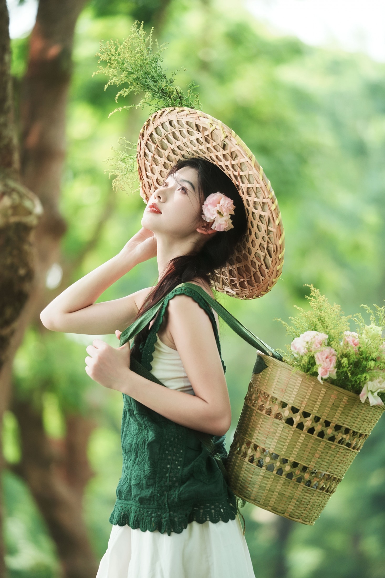 《绿野与她｜森系写真》[9P]