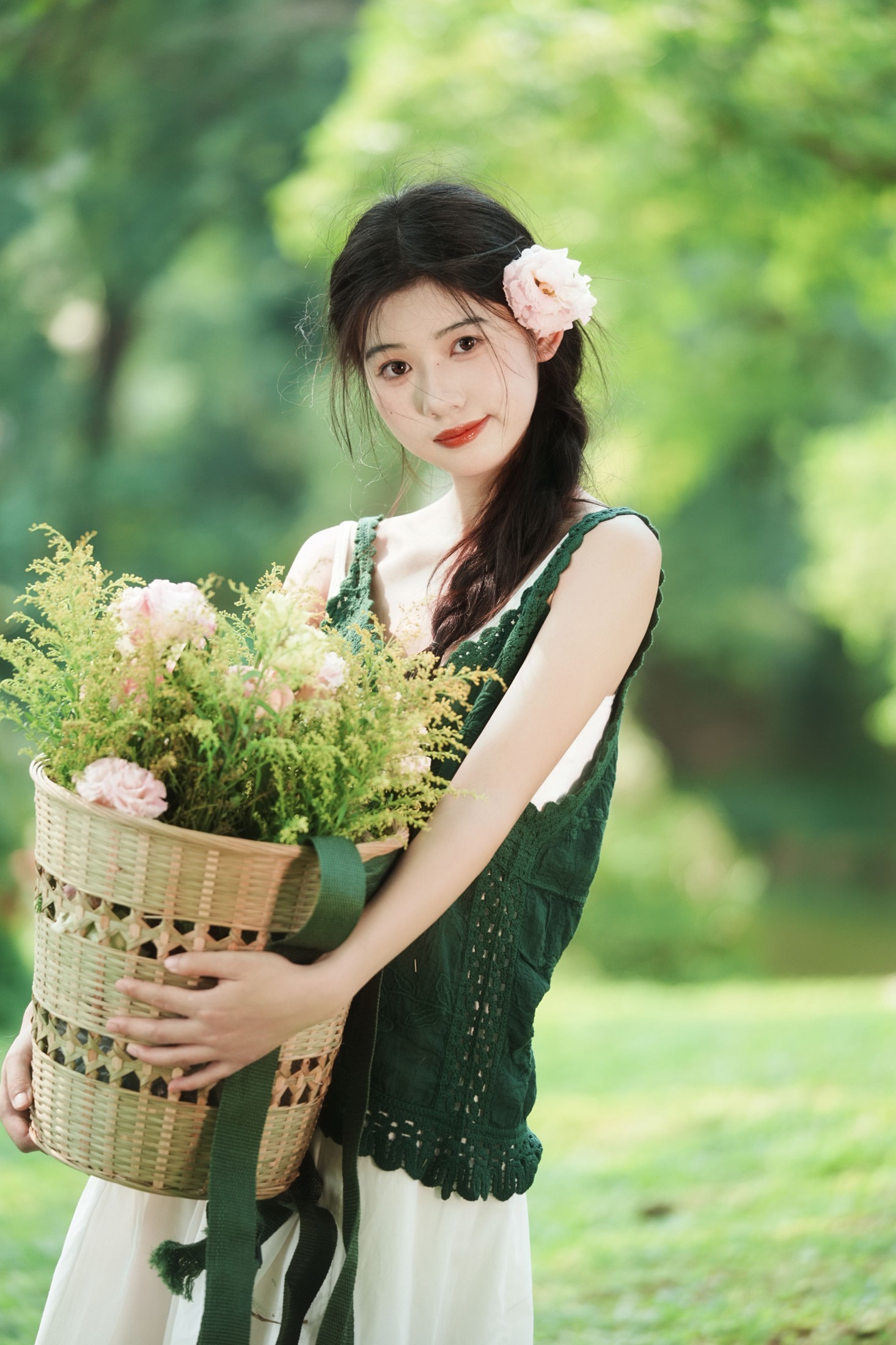 《绿野与她｜森系写真》[9P]