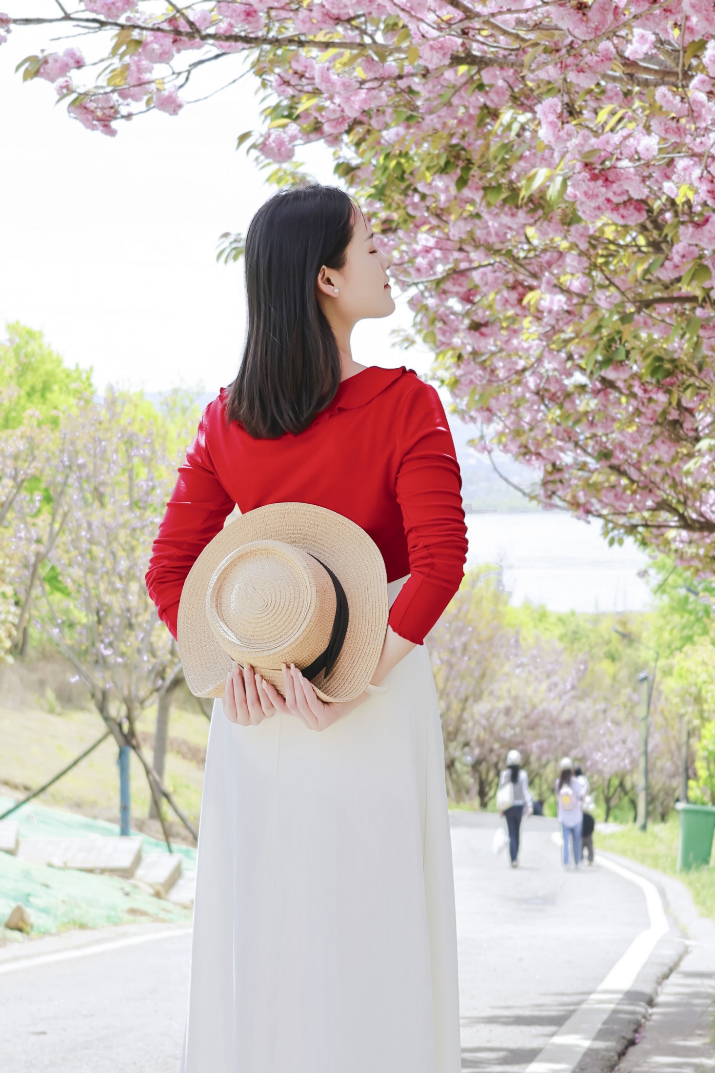 《春天樱花美女红色外衣甜美》[32P]