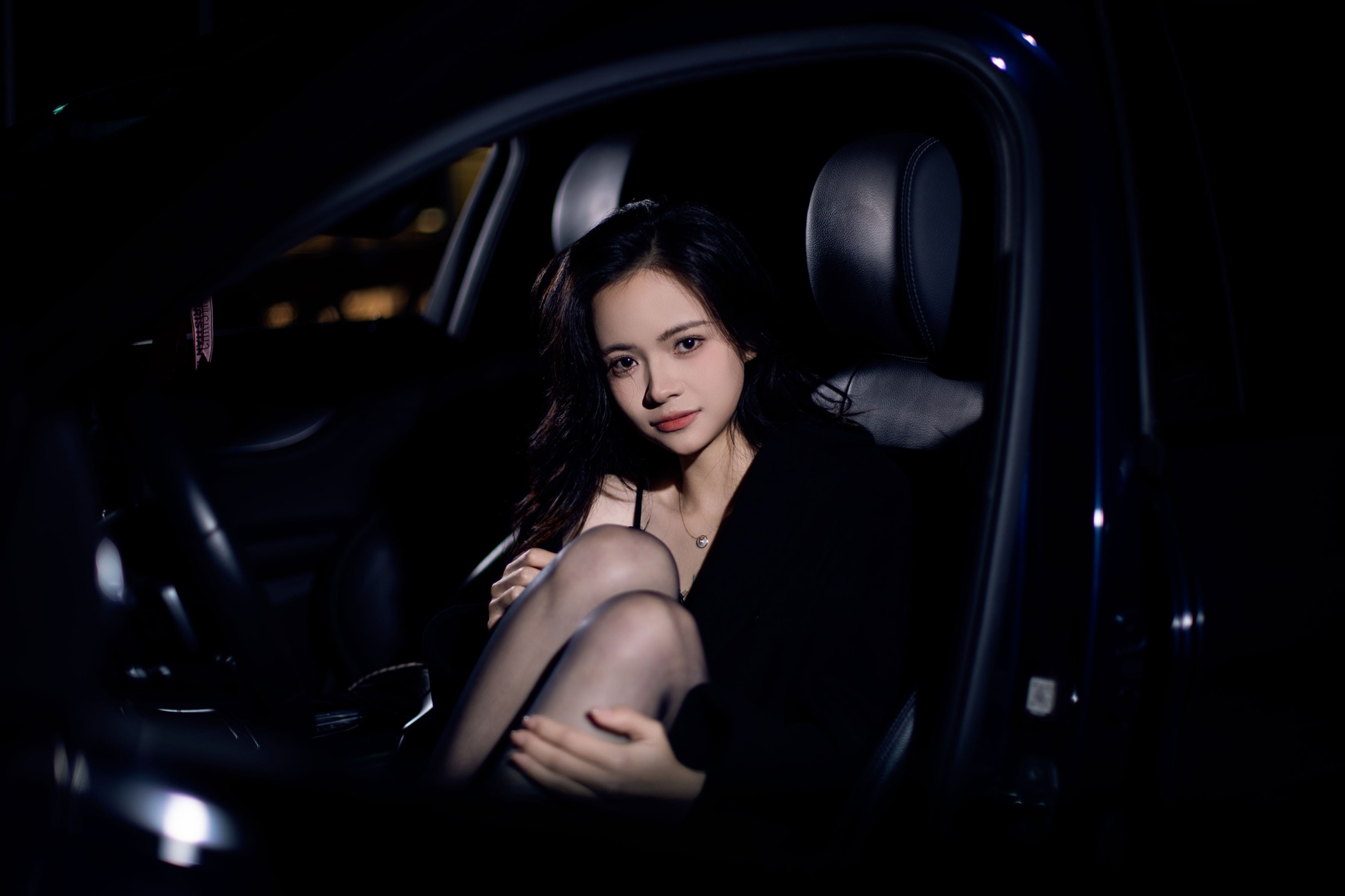 《给自己的爱车当车模》[11P]