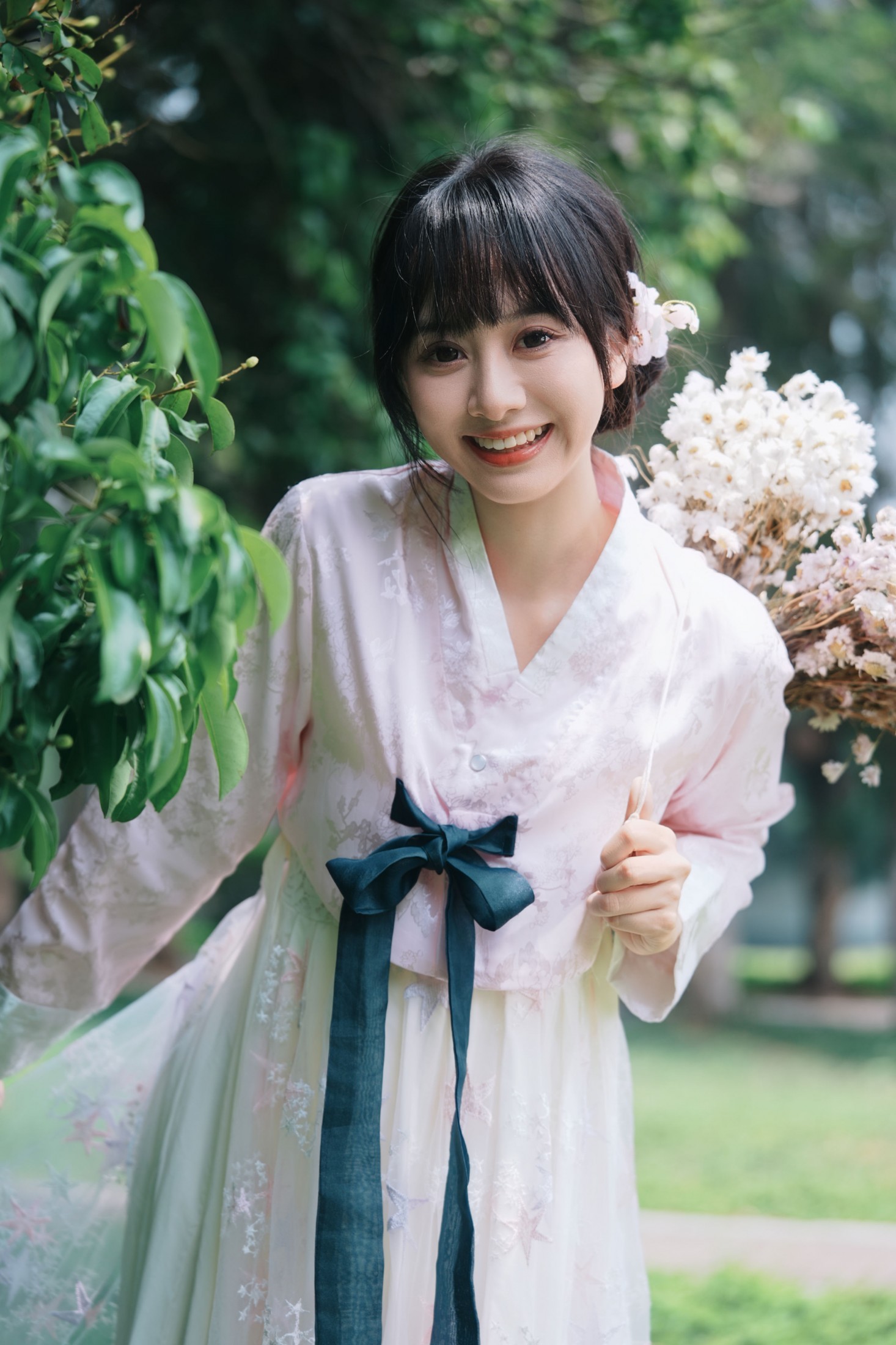 《一袭朝鲜服，山花在野，胶片质感温柔又耐看～》[26P]