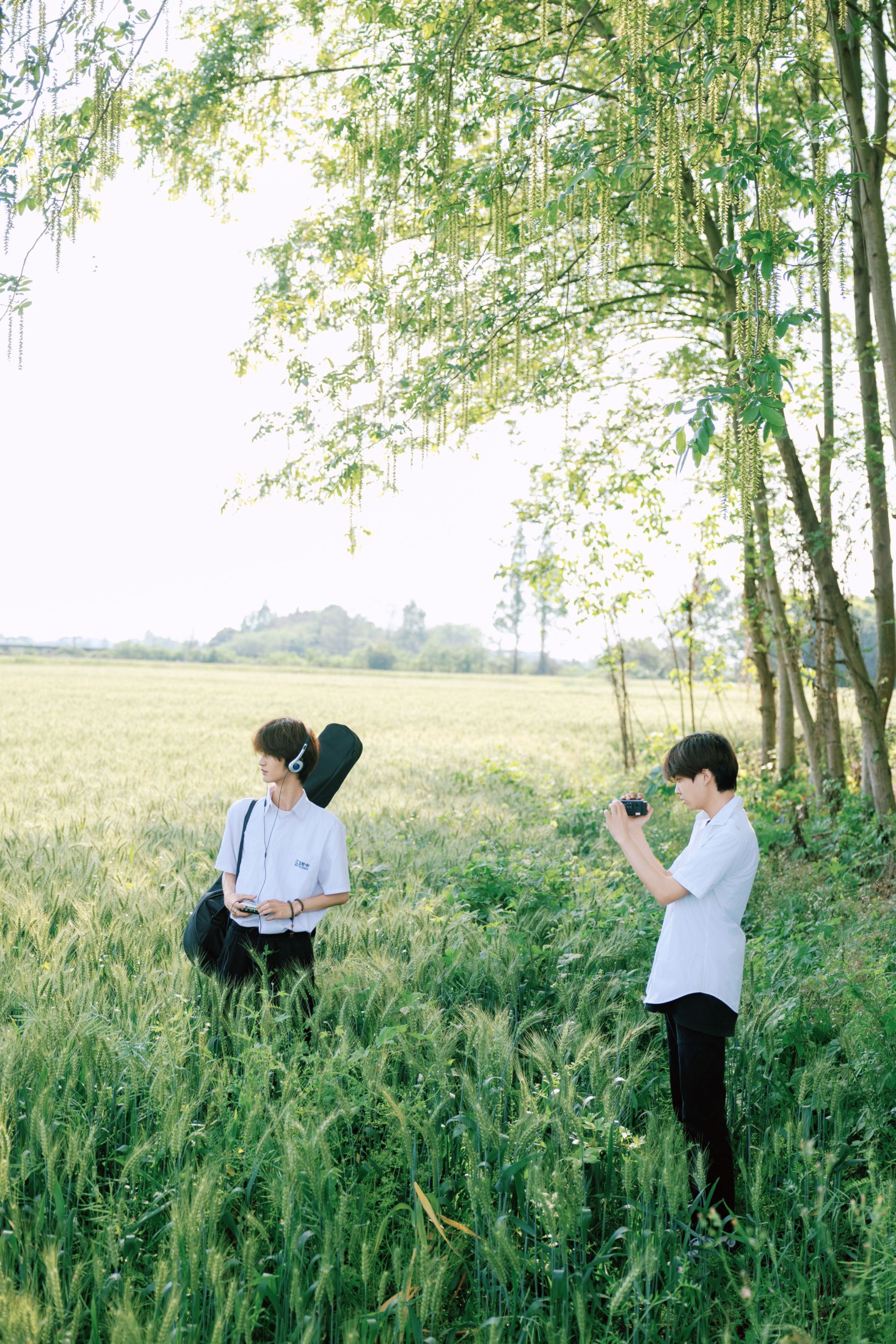 《世界喧嚣，我们安稳》[64P]