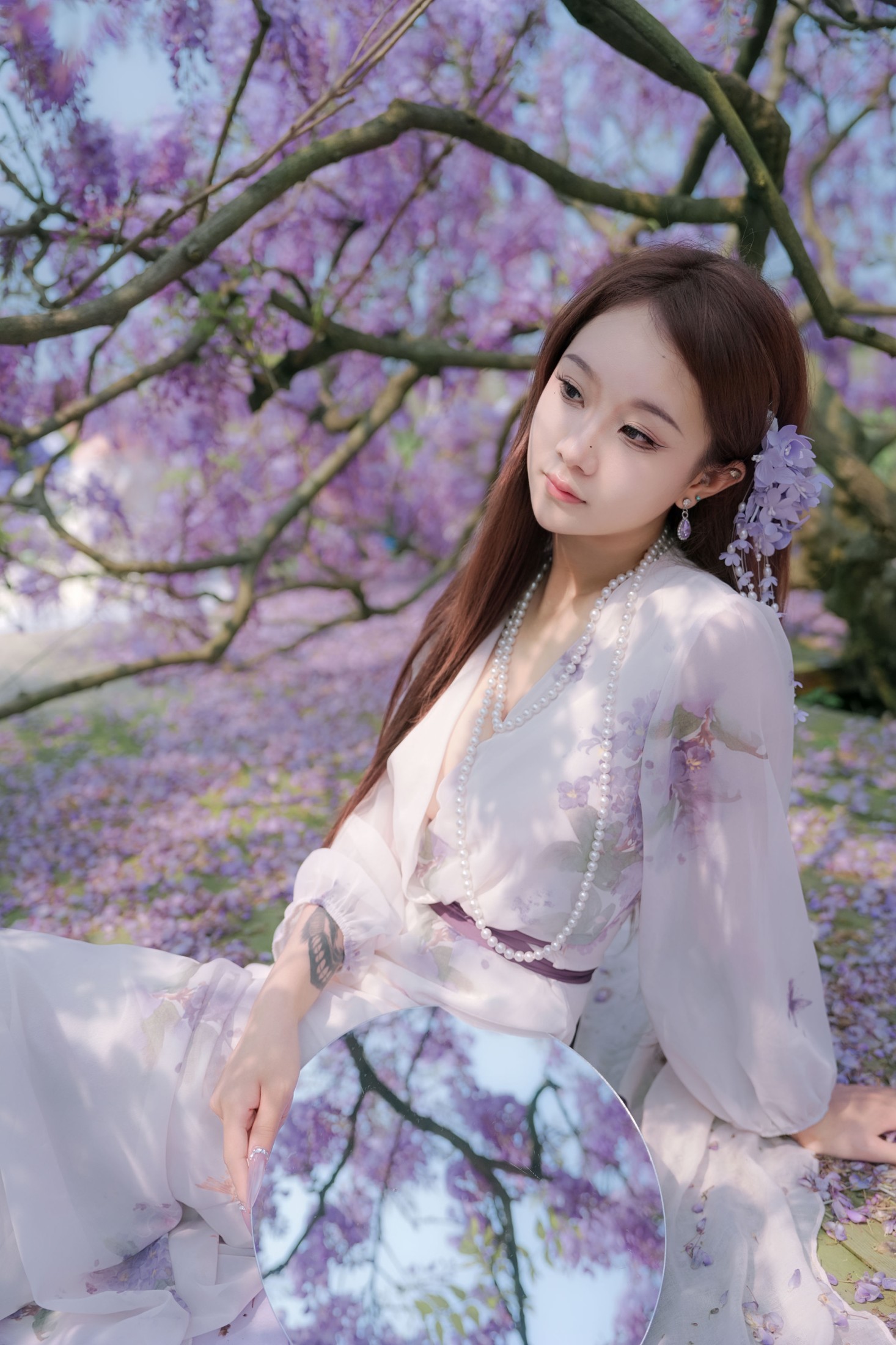 《紫藤花下》[14P]