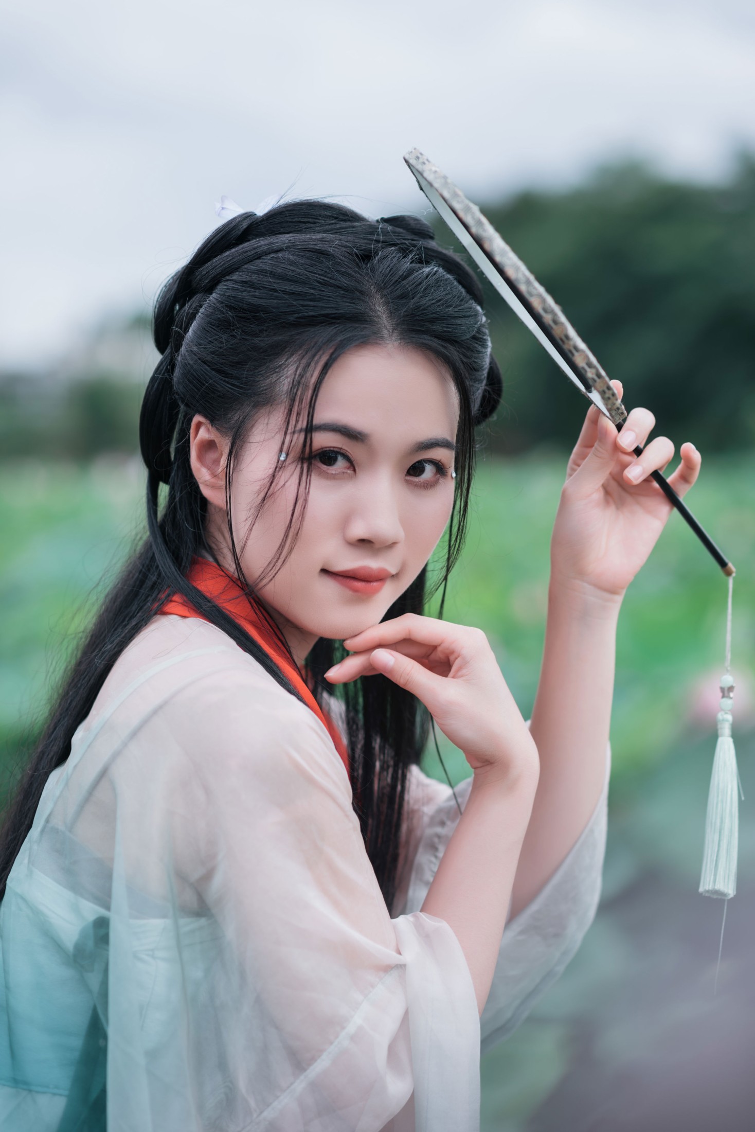 荷风渡,一瓣清欢入眉间