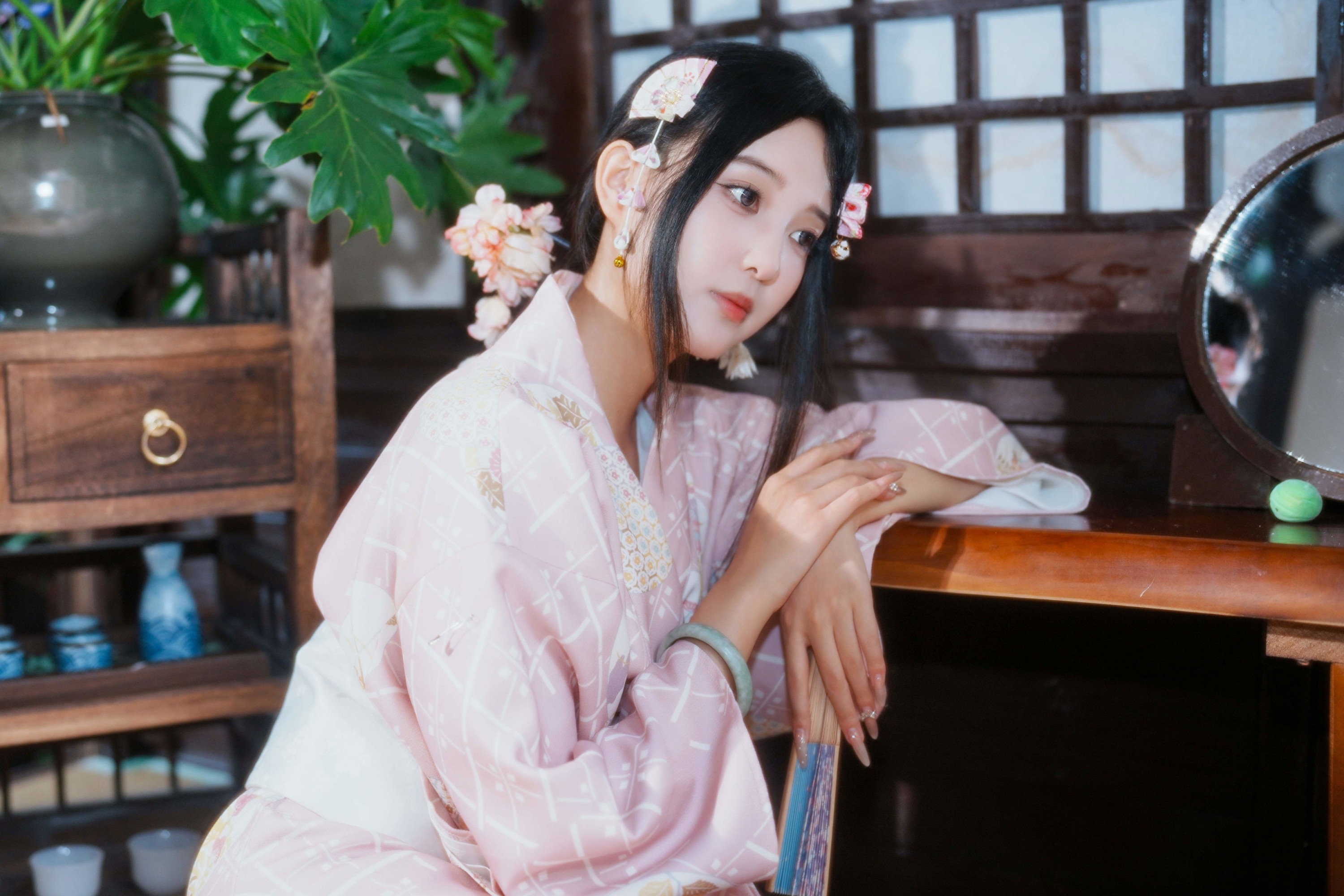 木屋实景棚拍照秘诀｜巧用束光源提升画面层次感