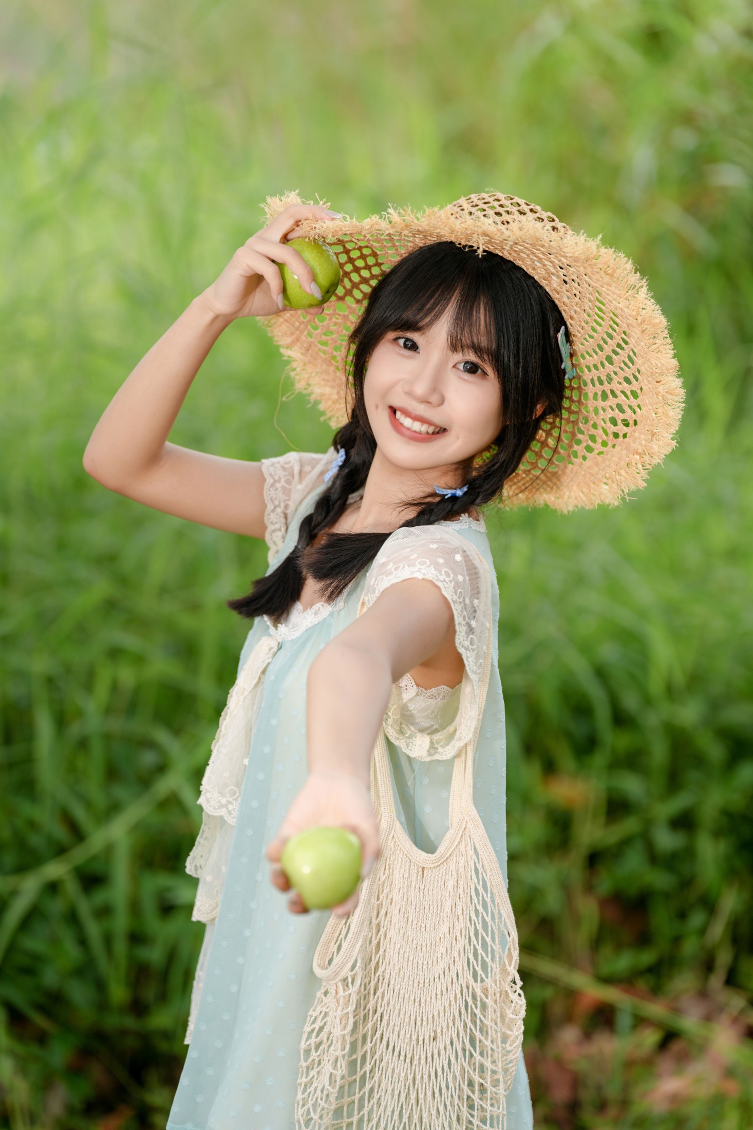 《夏日草地少女》[15P]