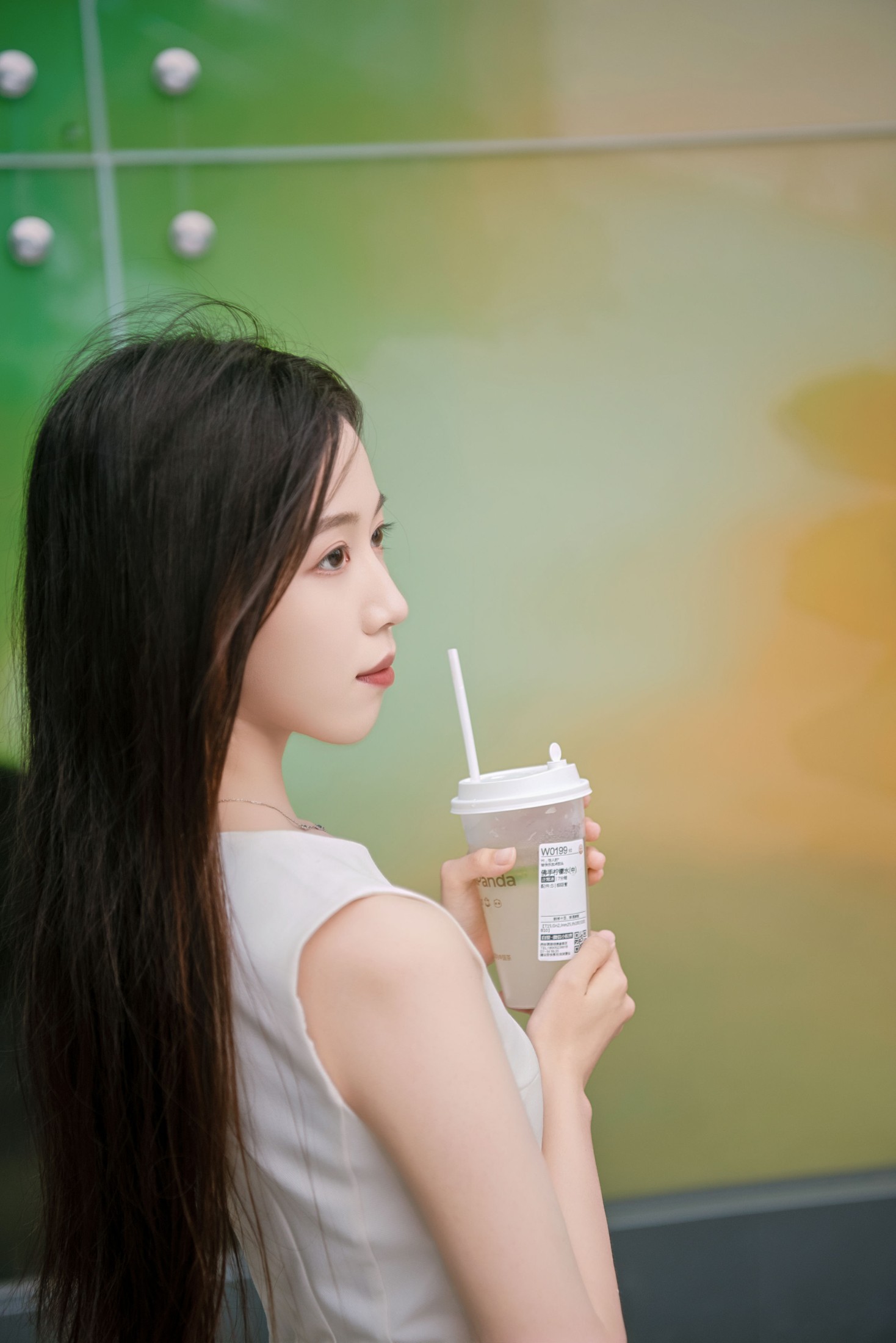 《玻璃幕墙前的优雅倩影》[13P]
