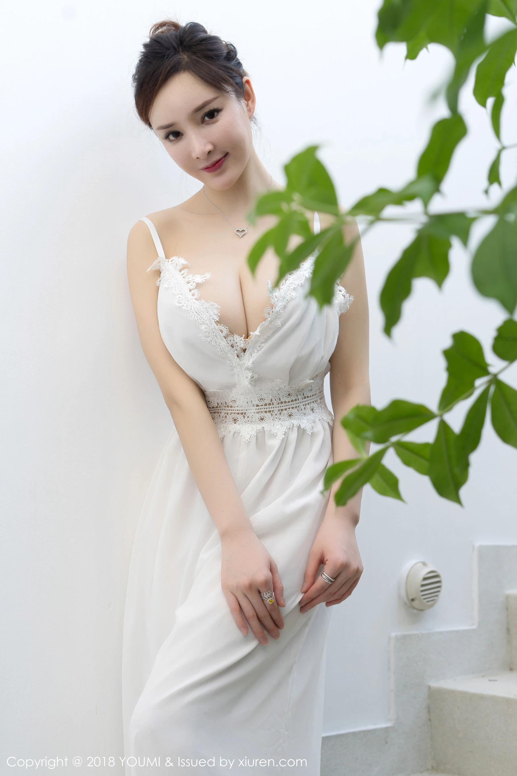 土肥圆矮挫丑黑穷《丝袜魅惑》 尤蜜荟YouMi Vol.168