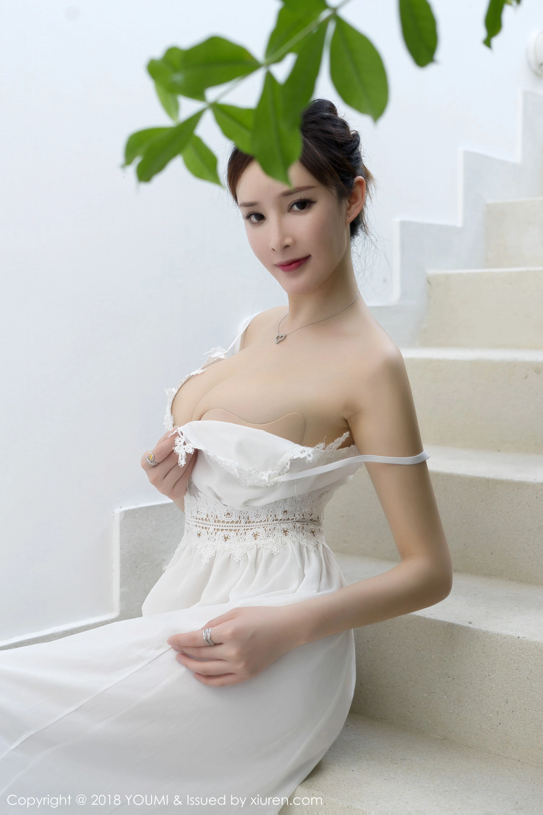 土肥圆矮挫丑黑穷《丝袜魅惑》 尤蜜荟YouMi Vol.168