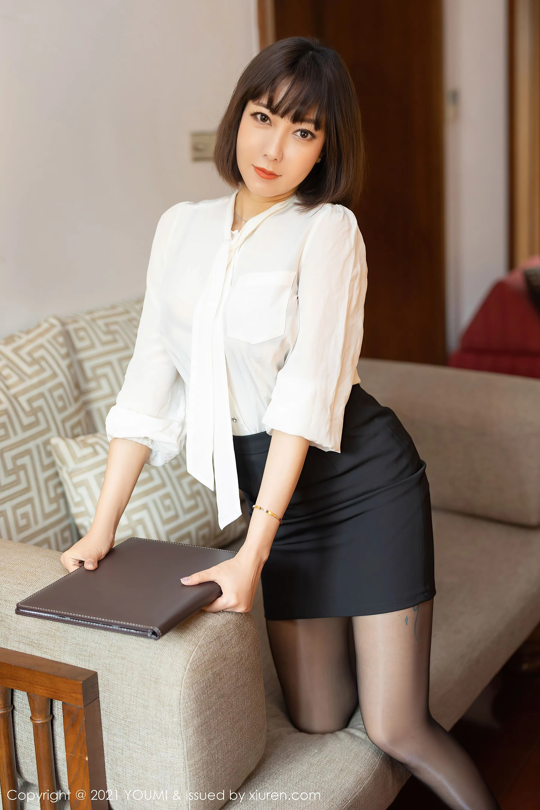 尤蜜荟YouMi Vol.662 果儿Victoria