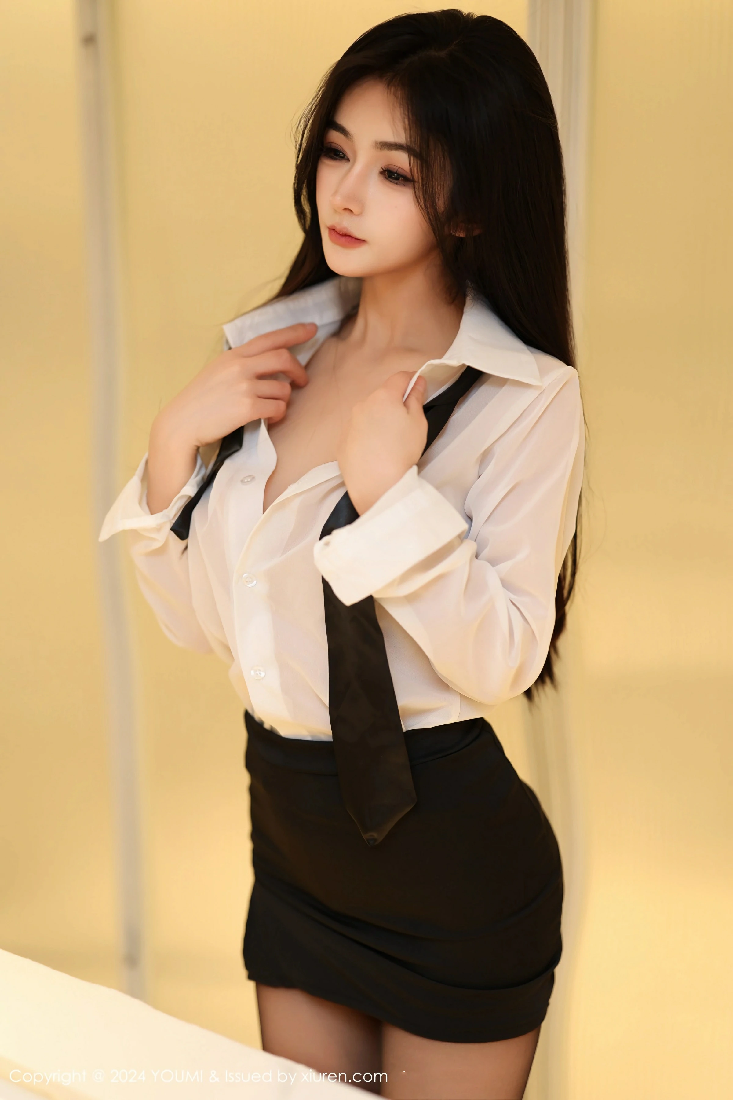 尤蜜荟 VOL.1050 谭小灵 [90P]