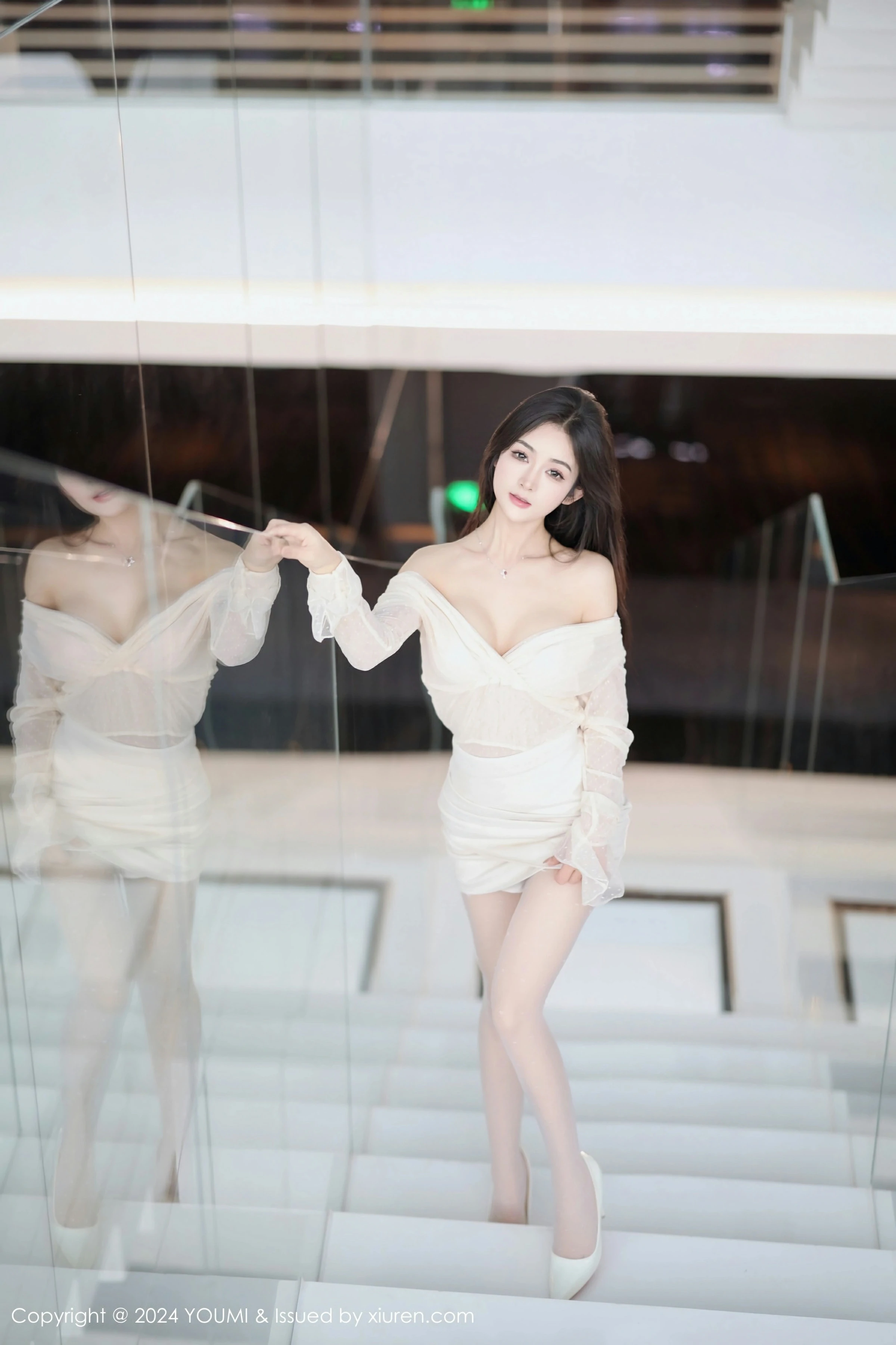 尤蜜荟 VOL.1072 谭小灵 [96P]